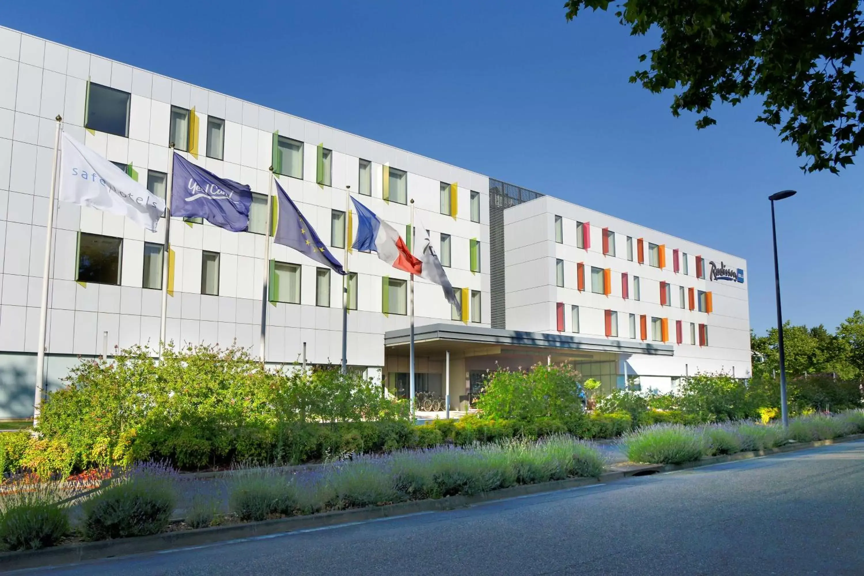 Property Building in Radisson Blu Hotel Toulouse Airport