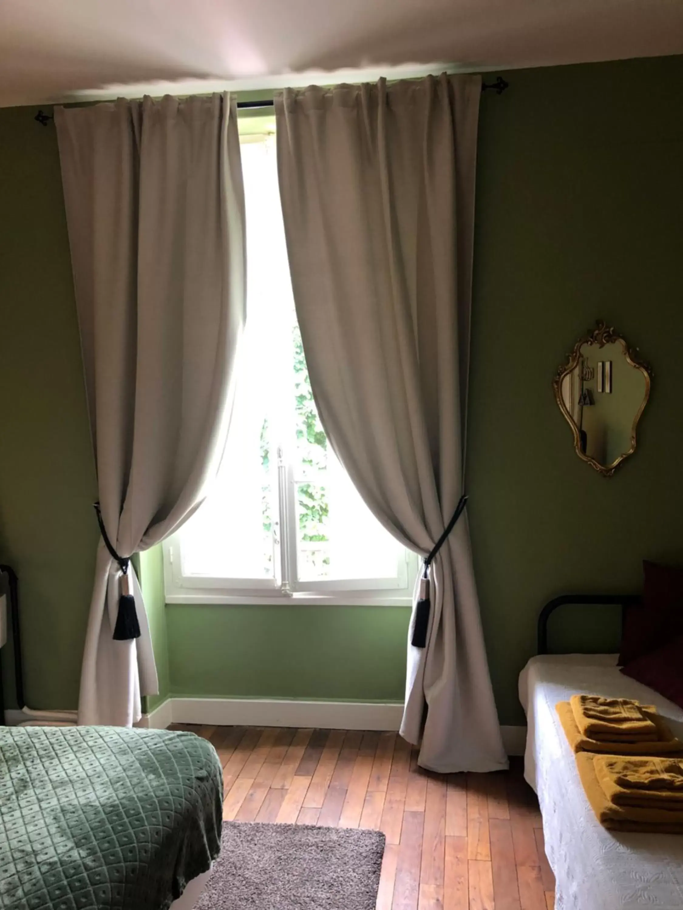 Bedroom, Bed in Maison de la Comtesse