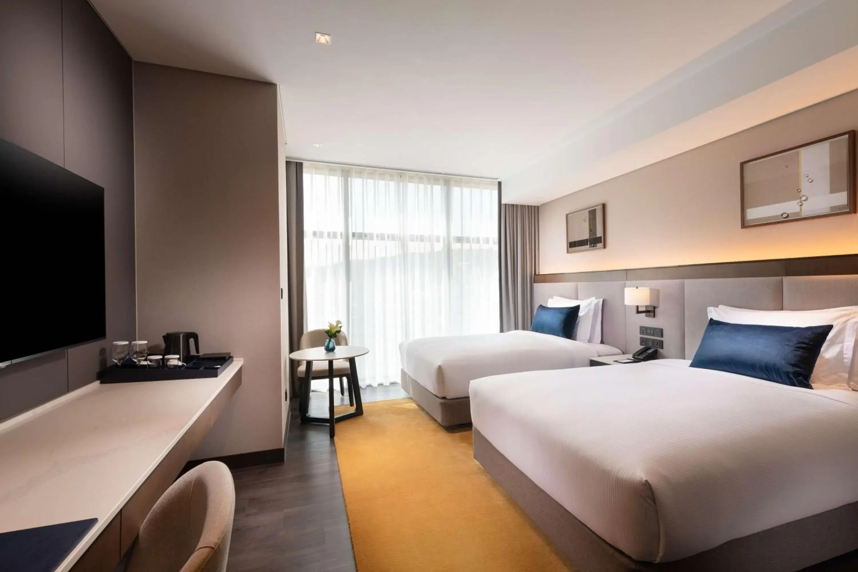 Bed in DoubleTree By Hilton Seoul Pangyo Residences