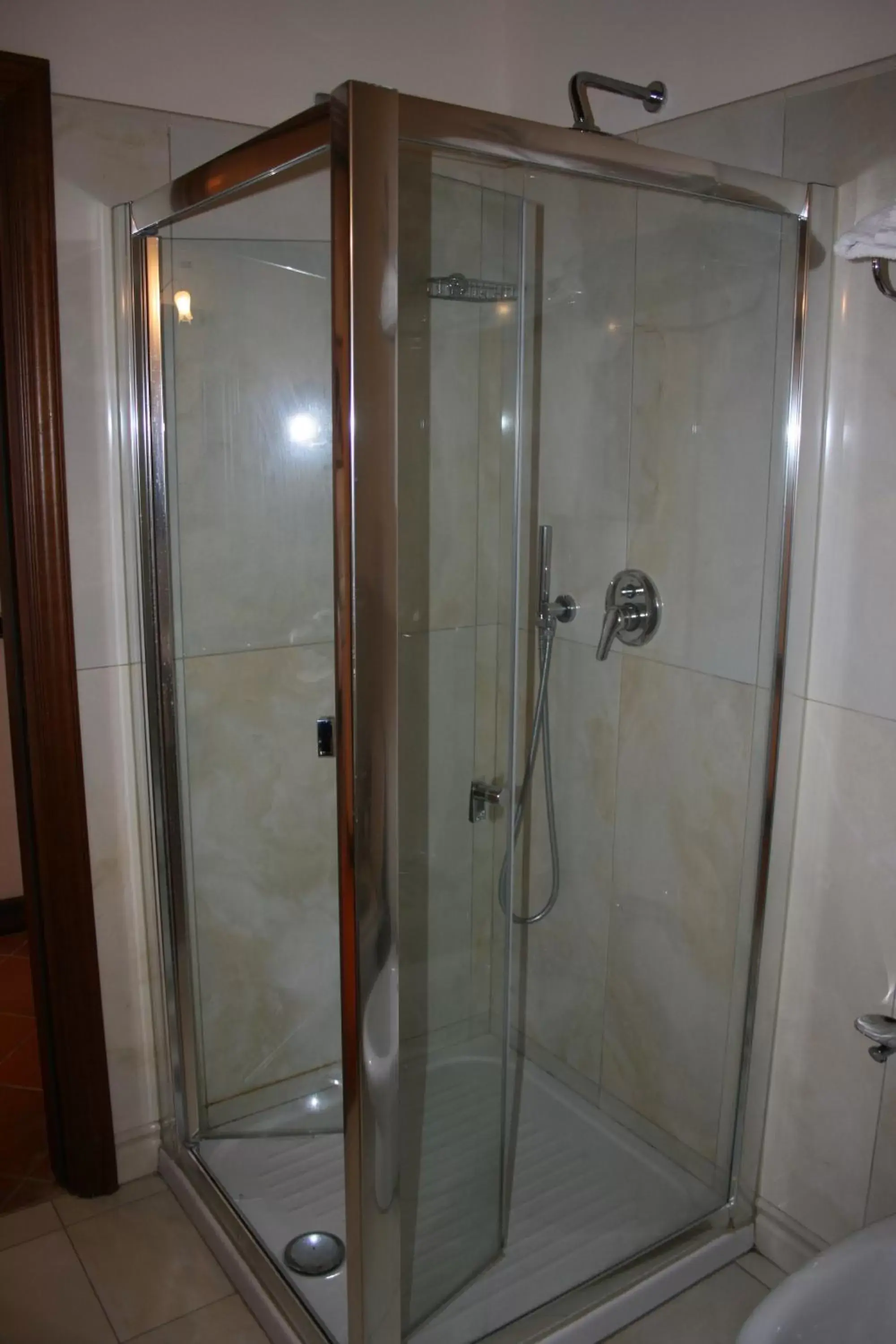 Shower, Bathroom in Hotel Villa Lampedusa