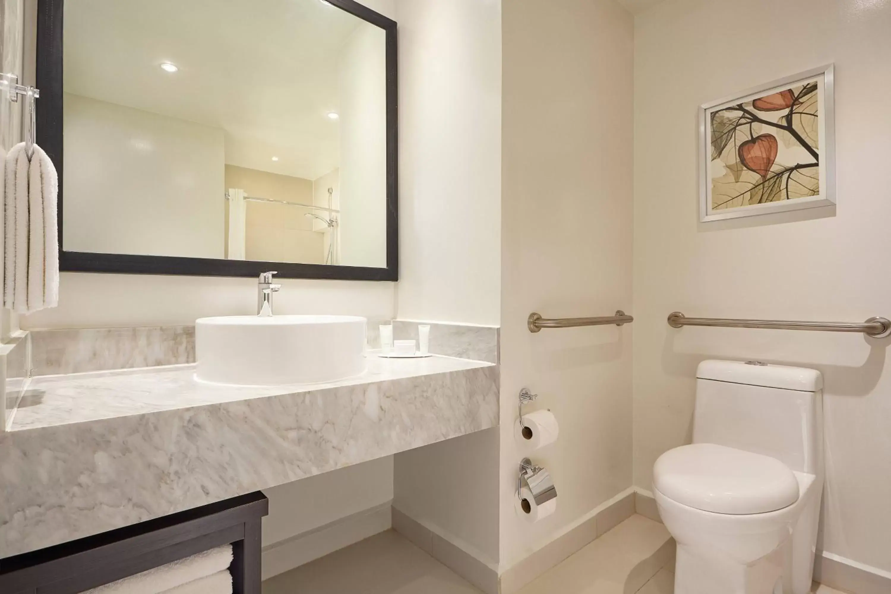 Bathroom in Fairfield Inn & Suites by Marriott Villahermosa Tabasco