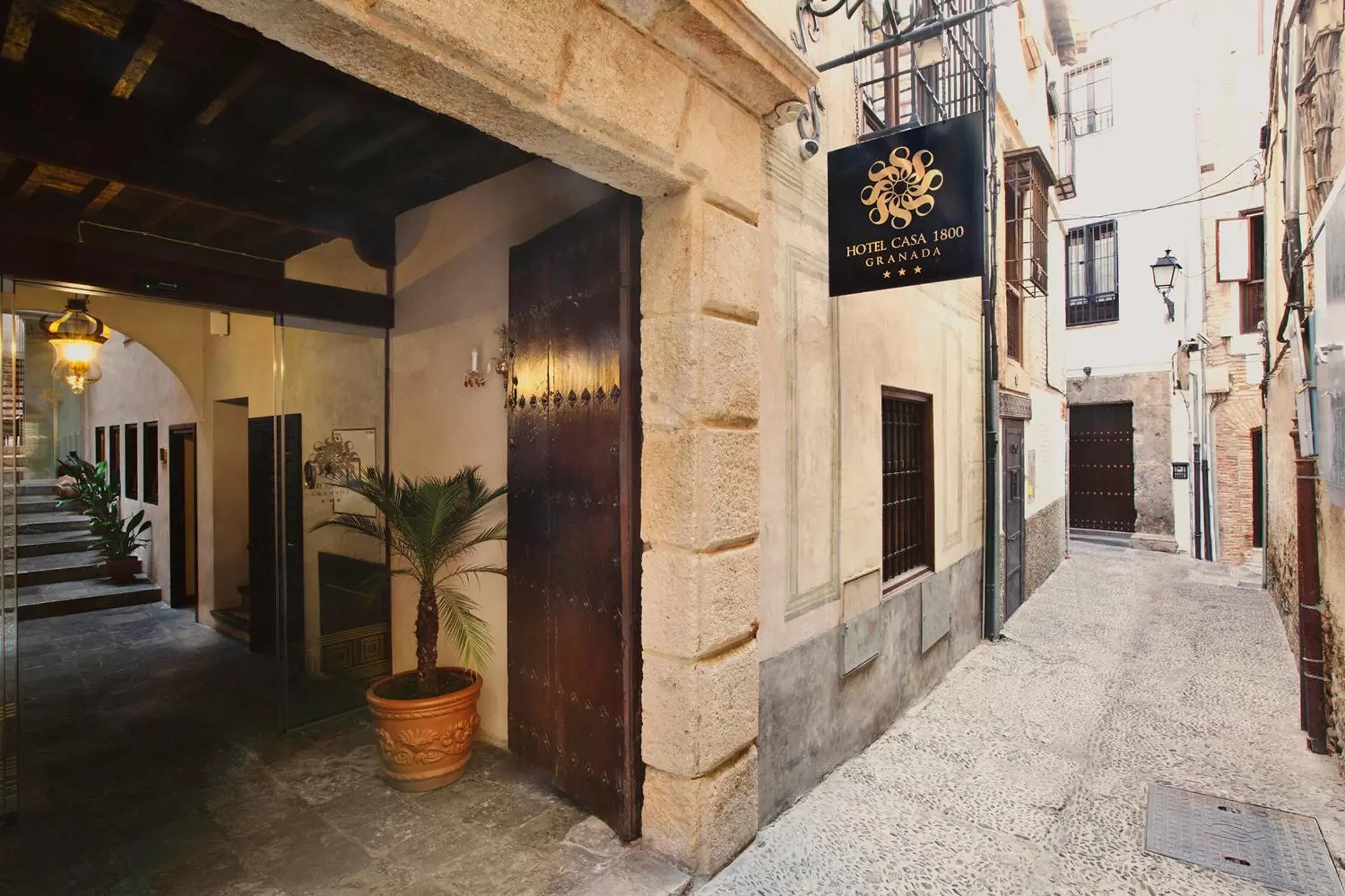 Property building in Hotel Casa 1800 Granada