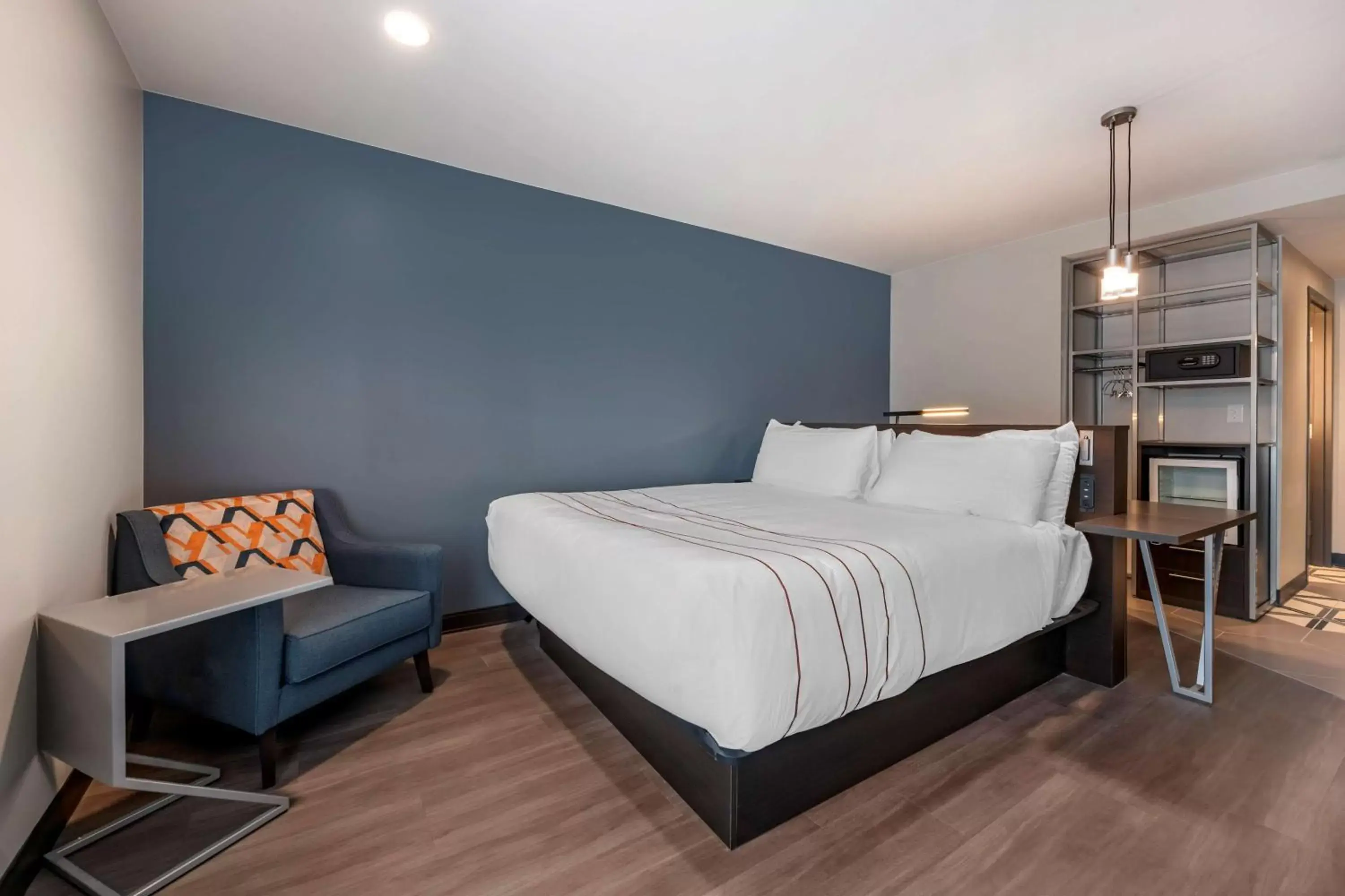Bedroom, Bed in Vīb Hotel by Best Western Denver RiNo