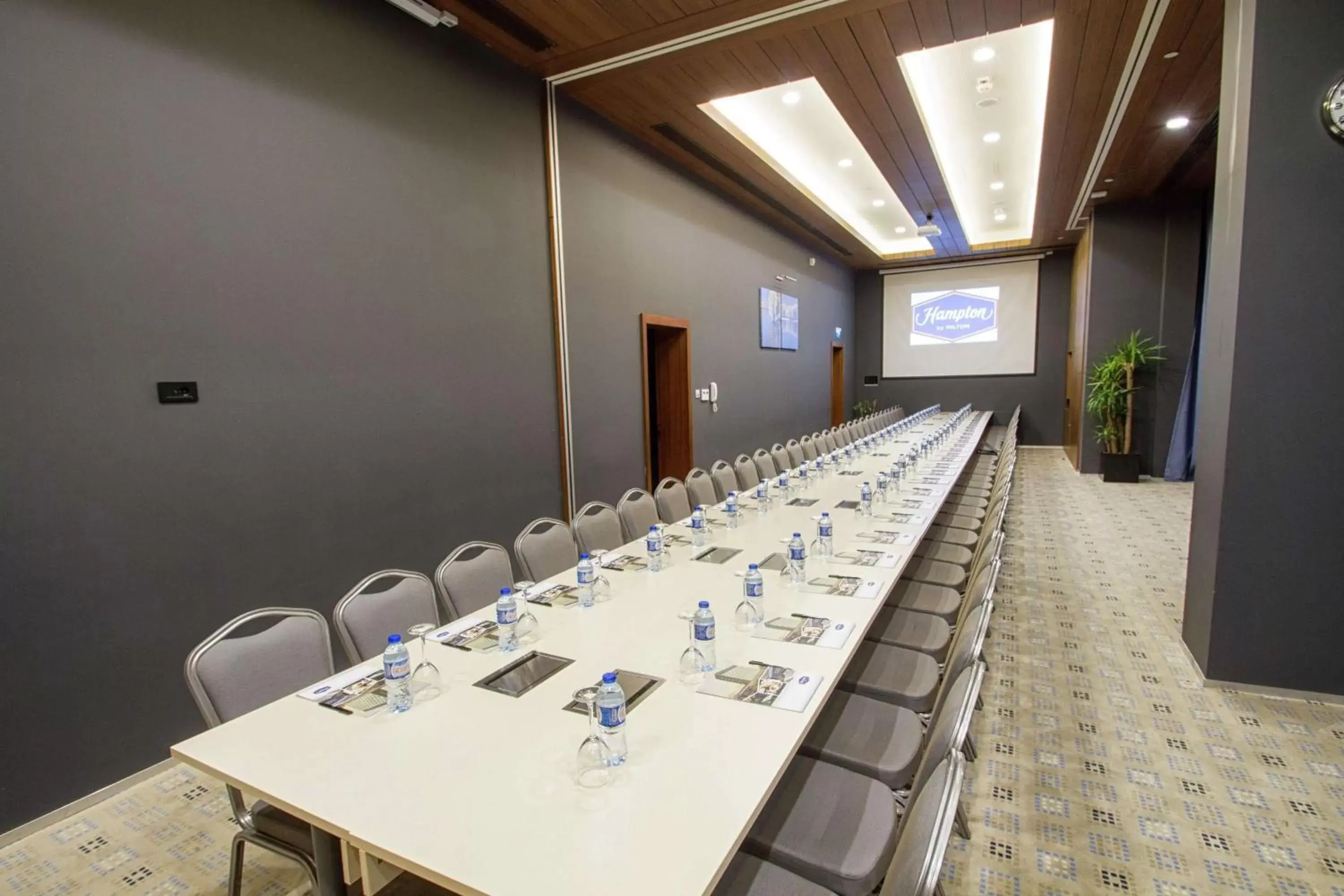 Meeting/conference room in Hampton By Hilton Bolu Meeting/conference room in Hampton By Hilton Bolu