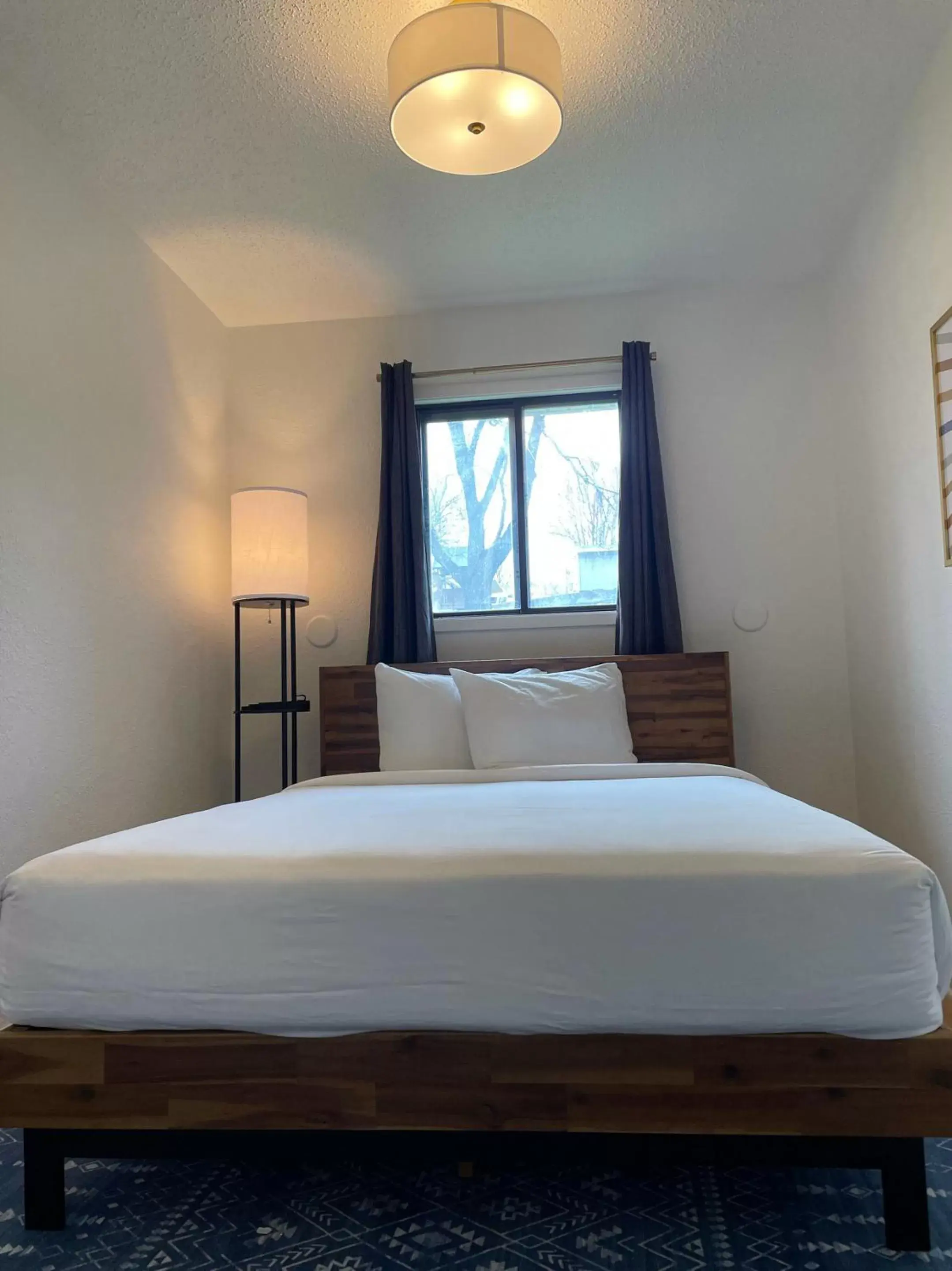 Bedroom, Bed in Simmer Motel