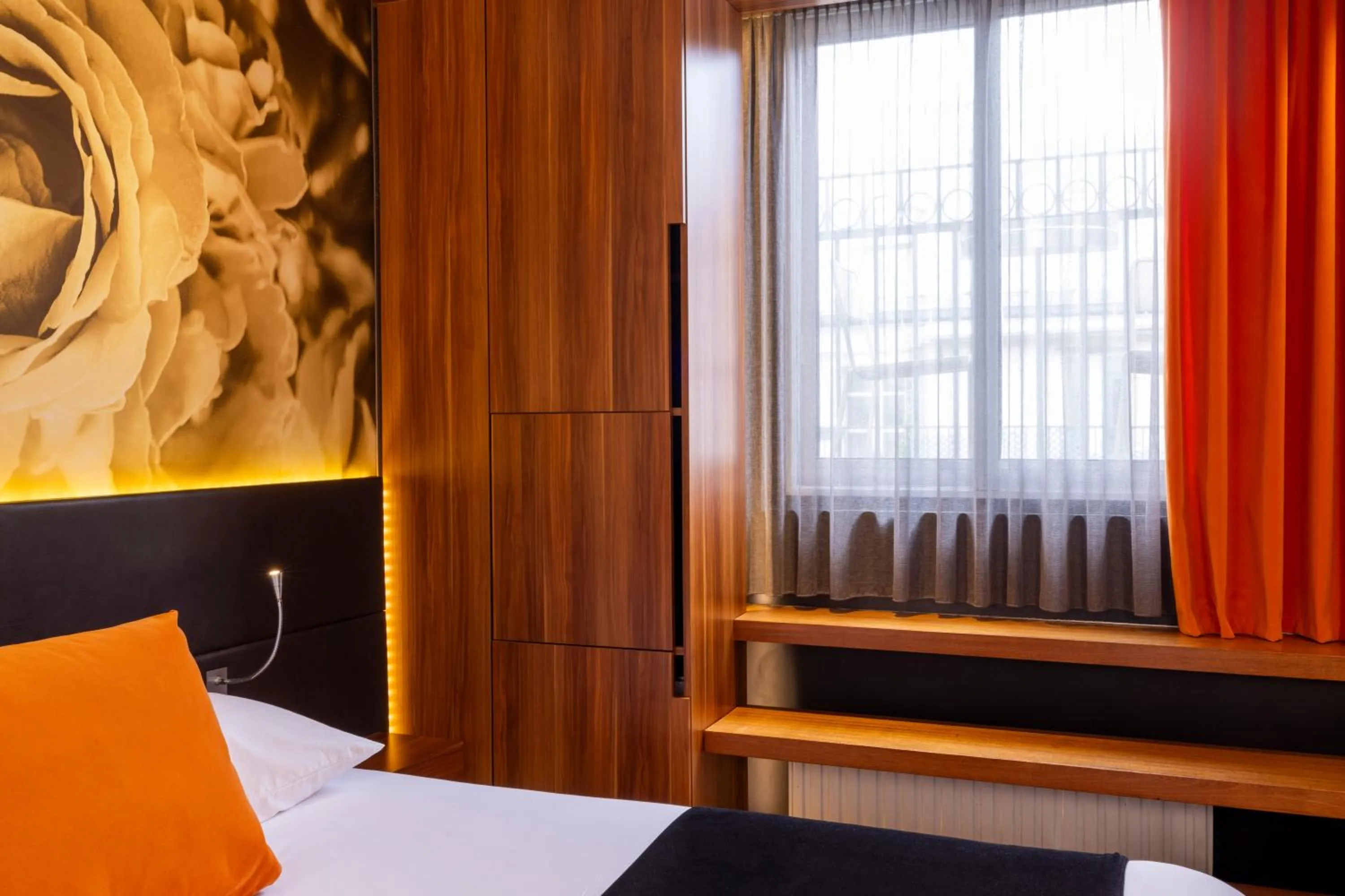 Bedroom, Bed in Hôtel Elixir