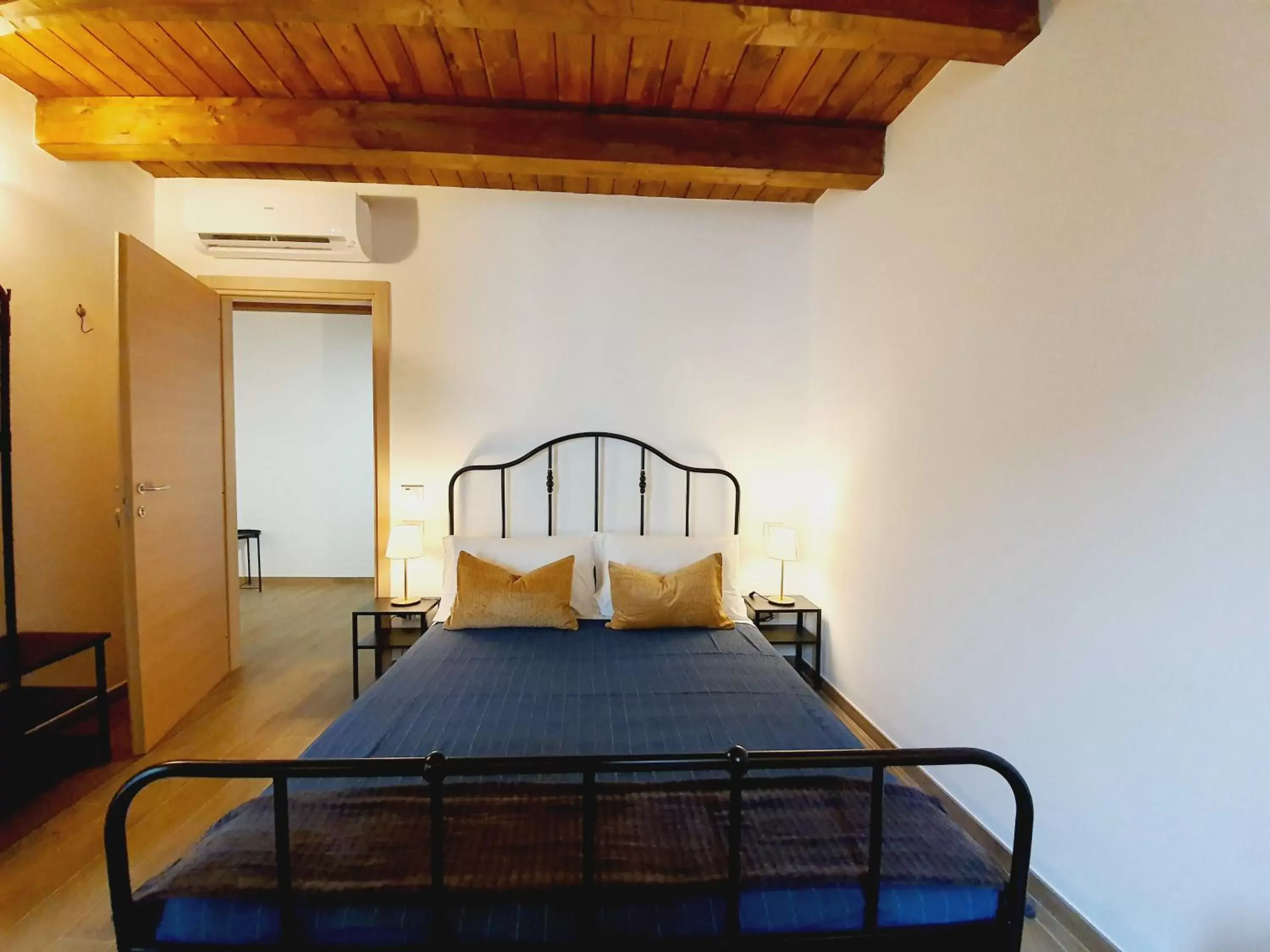 Bed in Casa Ludo - Fondi Vertice Rooms