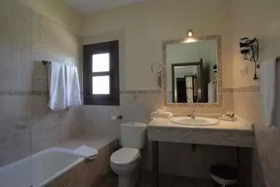 Bathroom in Hotel Rural Xerete