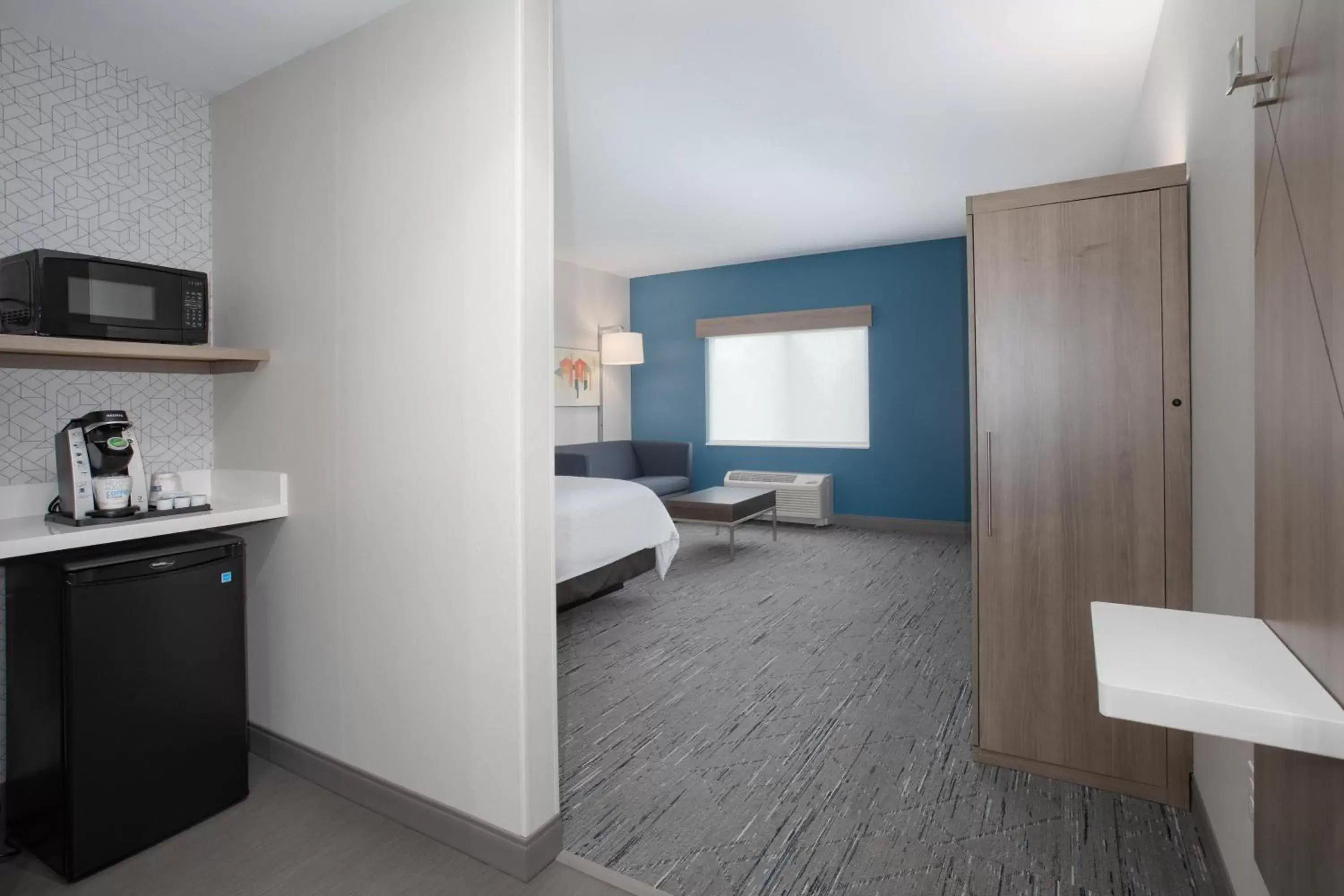 Bedroom in Holiday Inn Express Hotel & Suites Idaho Falls, an IHG Hotel