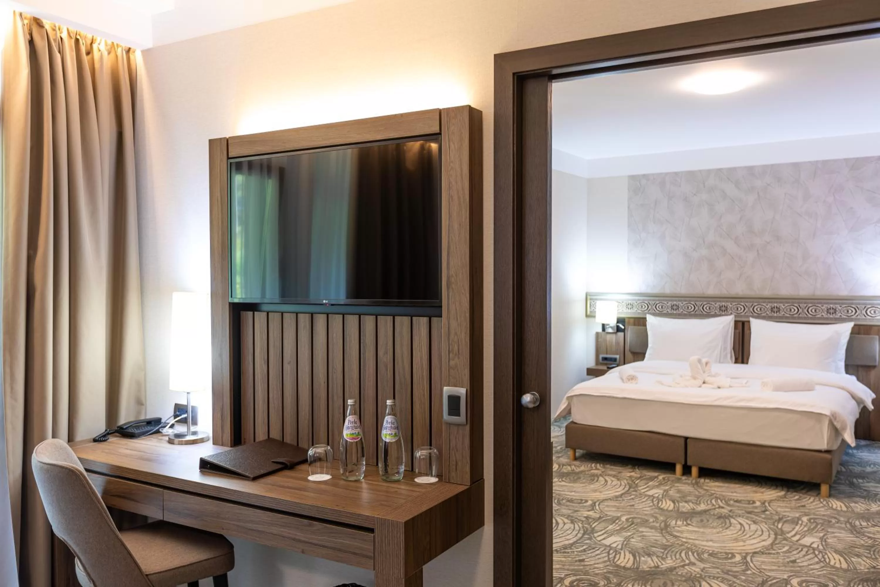 Living room, Bed in HOTEL CRYSTAL WELLNESS & SPA superior