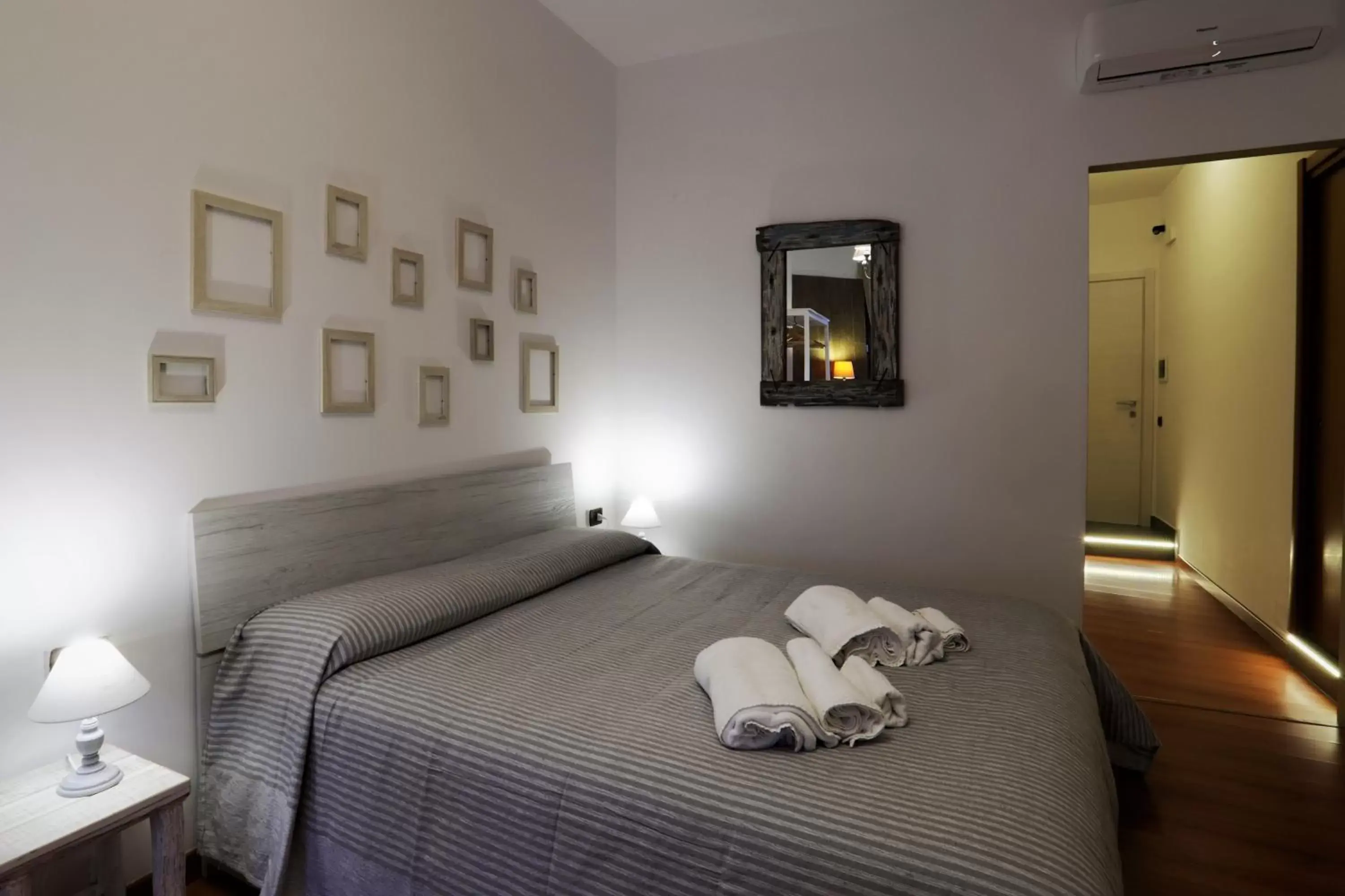 Bed in Napoli Vesuvio Apartments by Dimorra