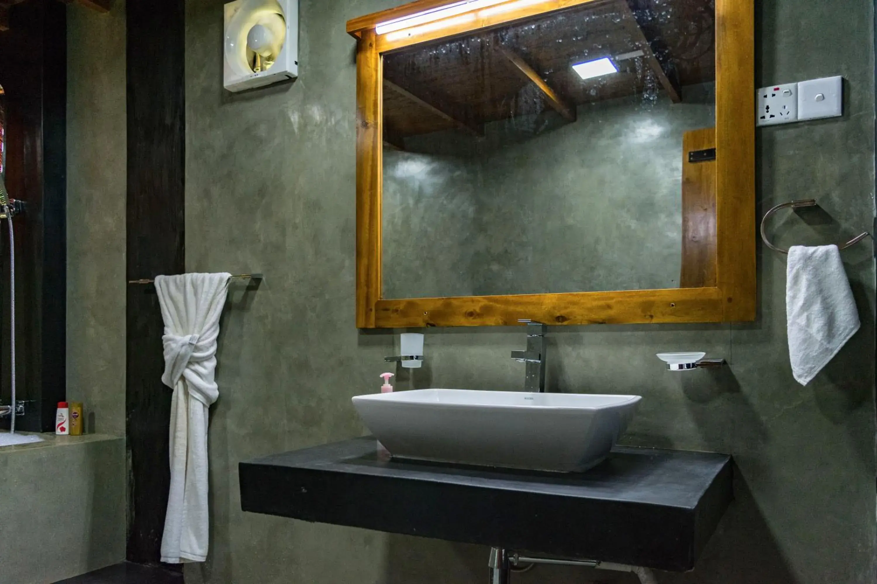 Bathroom in Kandy Cabana