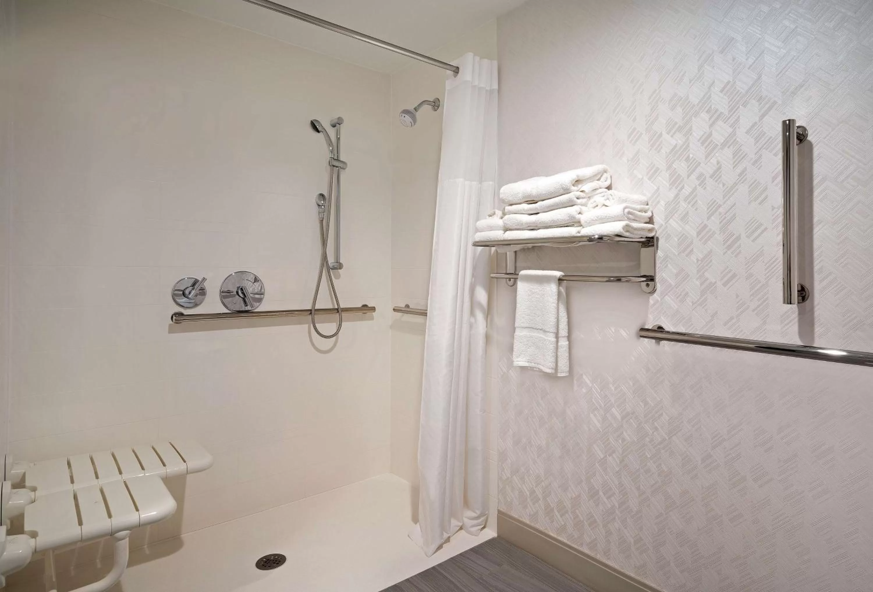 Bathroom in Hampton Inn by Hilton Boston/Cambridge