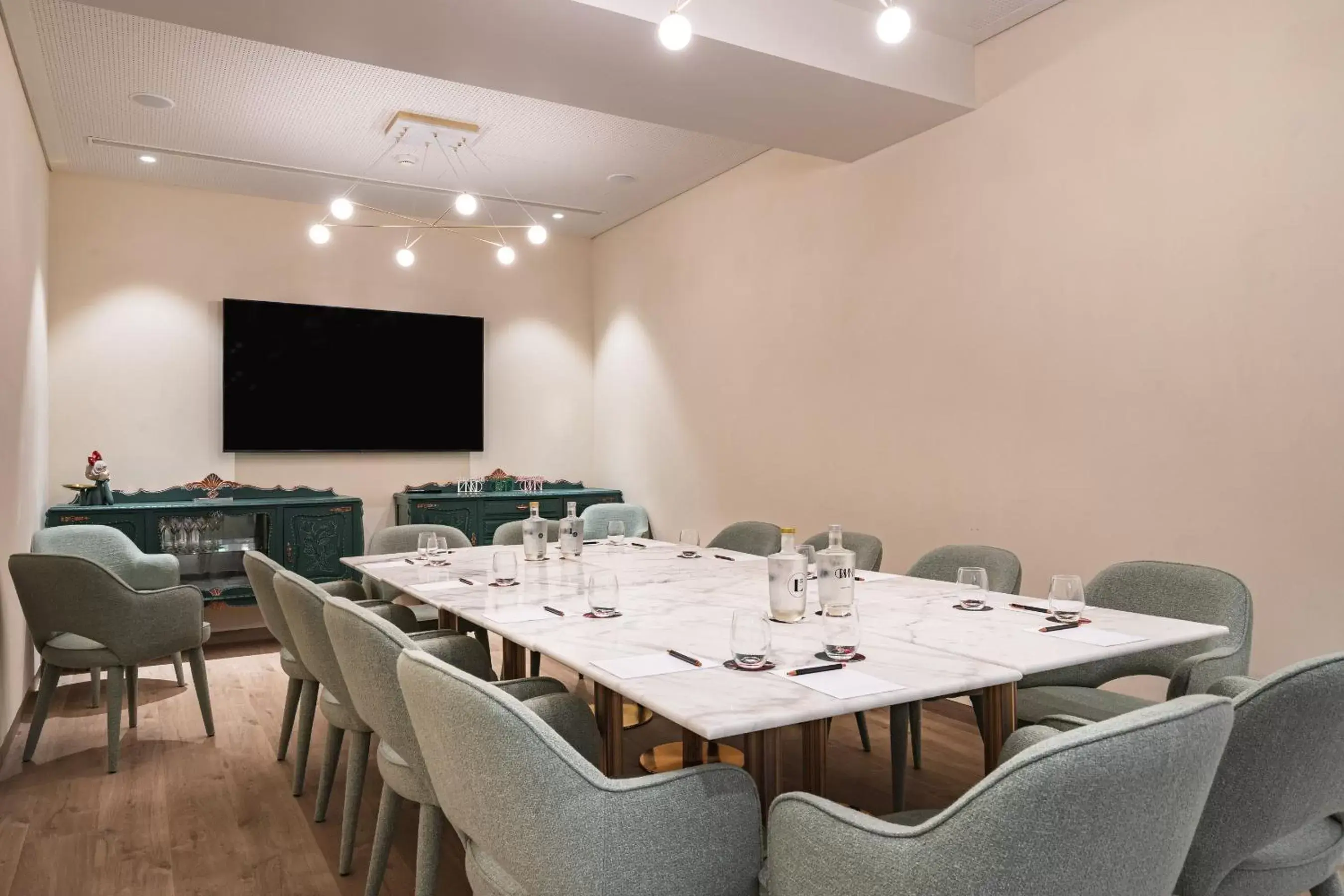 Meeting/conference room in LUSTER Hotel