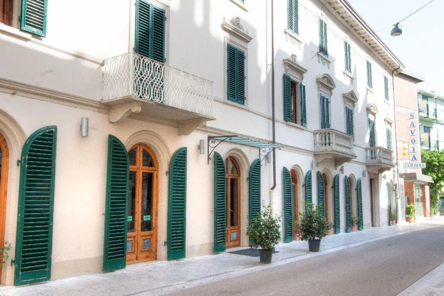 Property building in Hotel Savoia & Campana