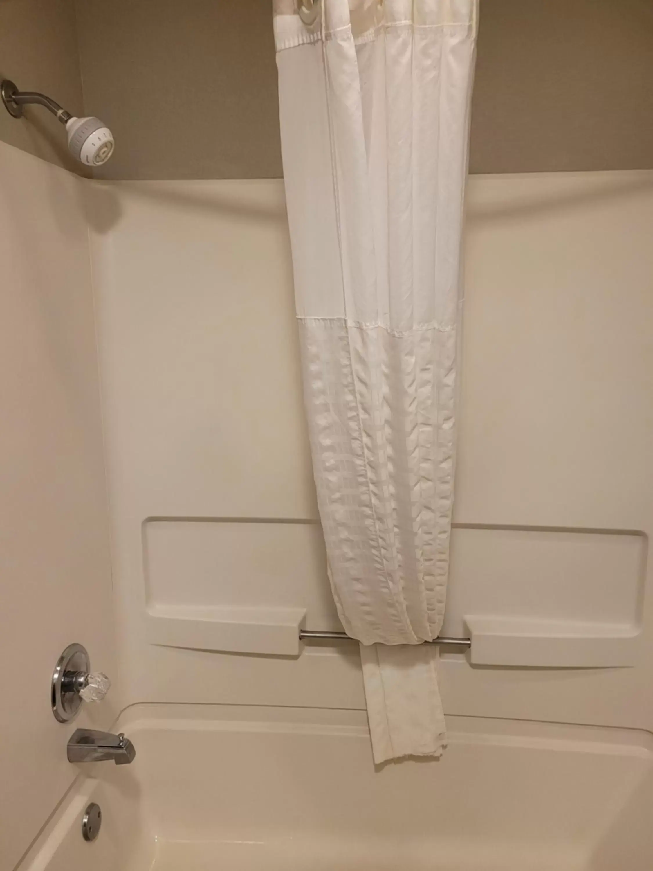 Bathroom in Comfort Inn Cleveland Airport