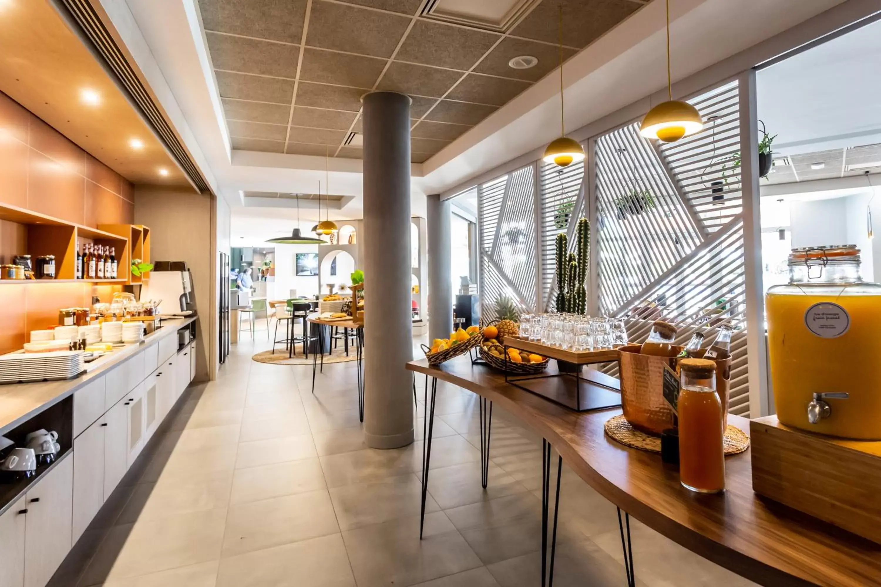 Breakfast, Restaurant/Places to Eat in Novotel Bourges