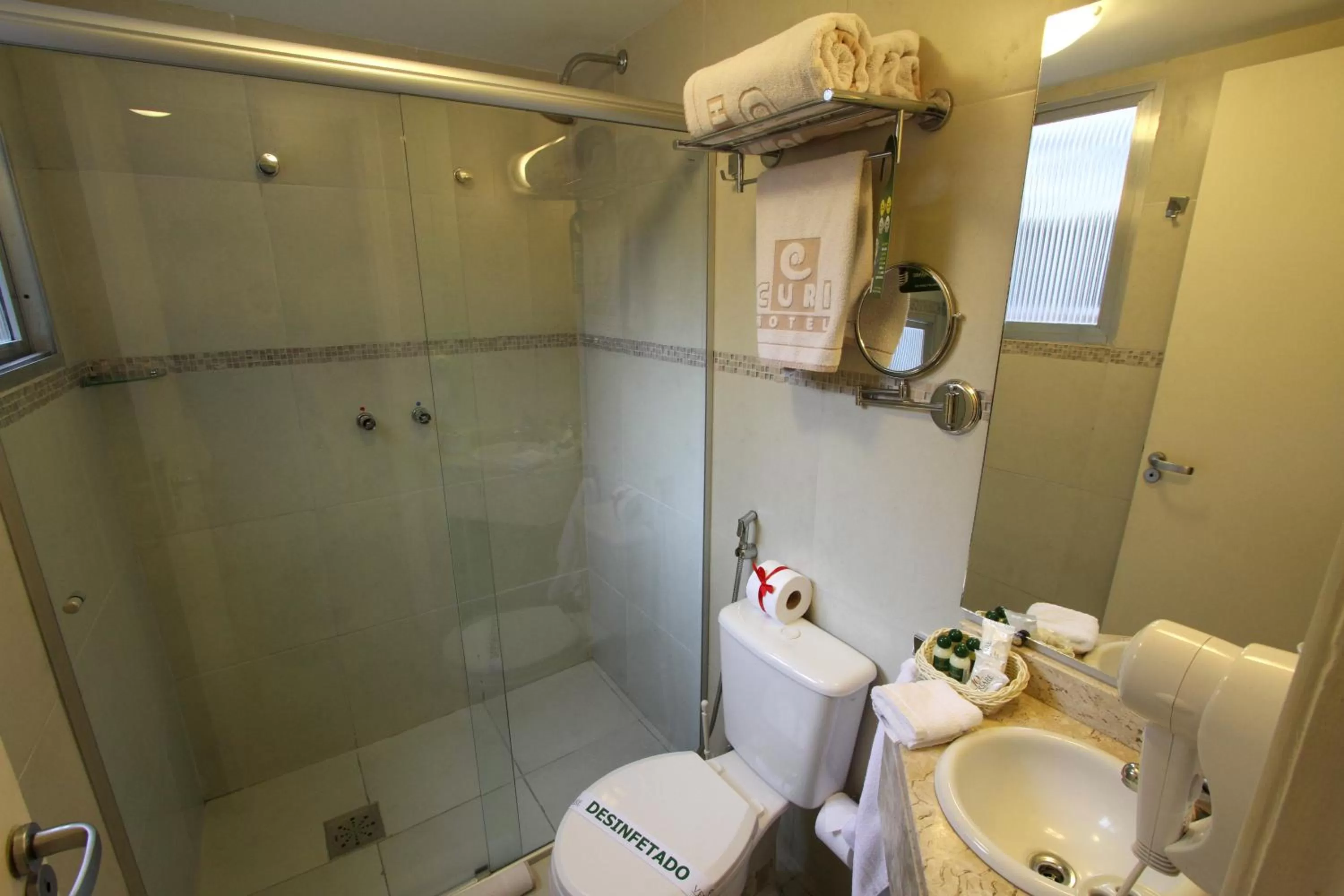 Bathroom in Hotel Curi Executive