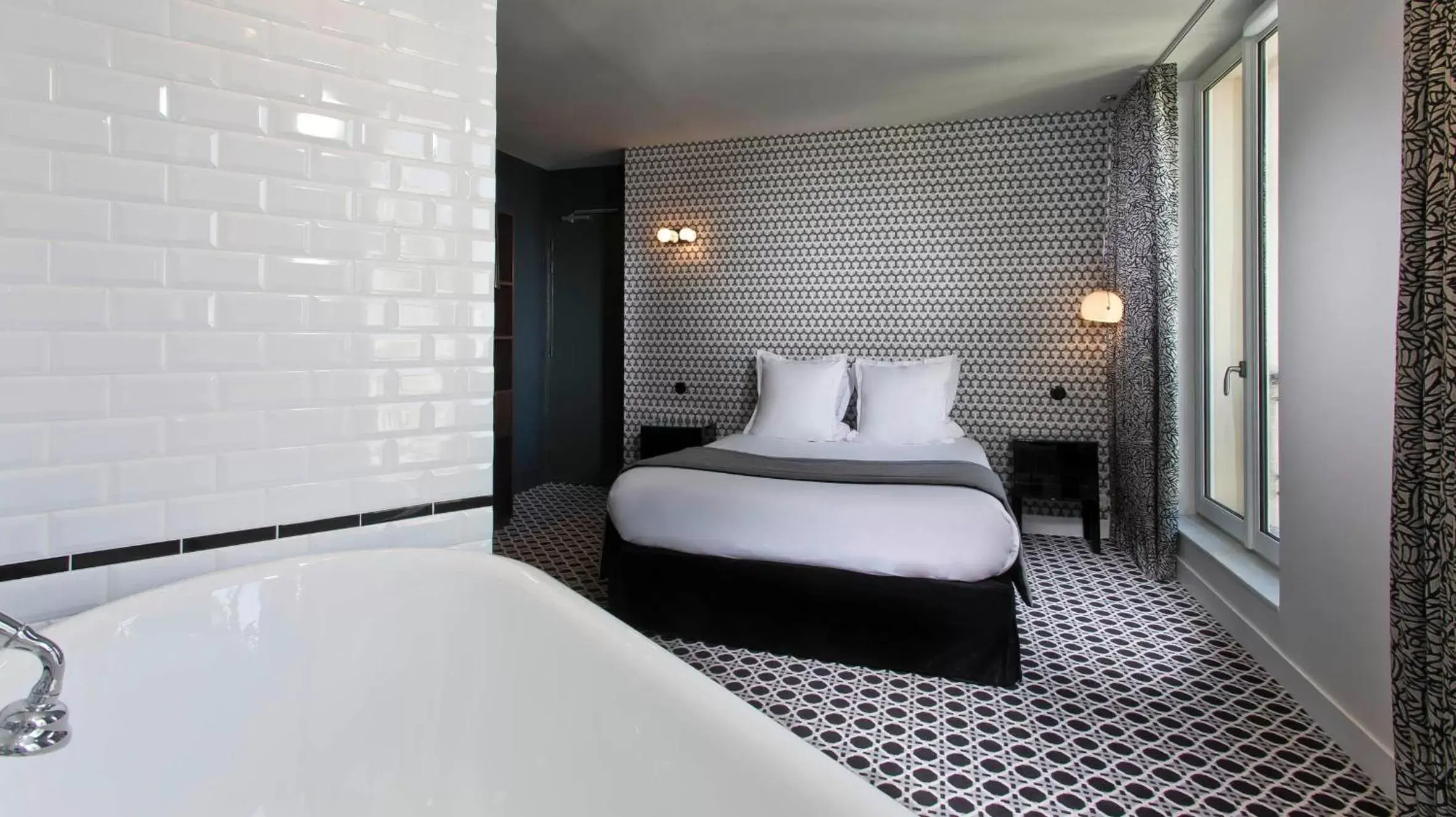 Bedroom, Bed in Hôtel Emile Le Marais