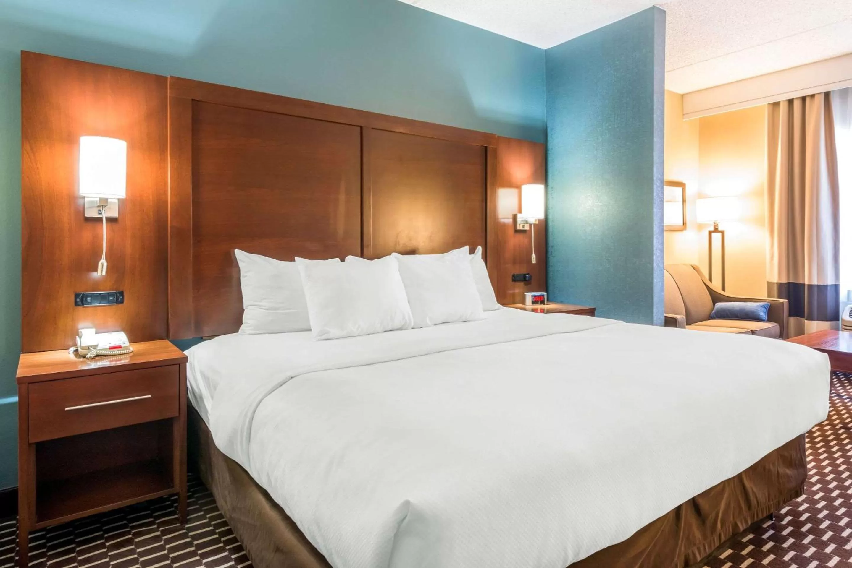 King Suite in Spark By Hilton St. Augustine Historic District