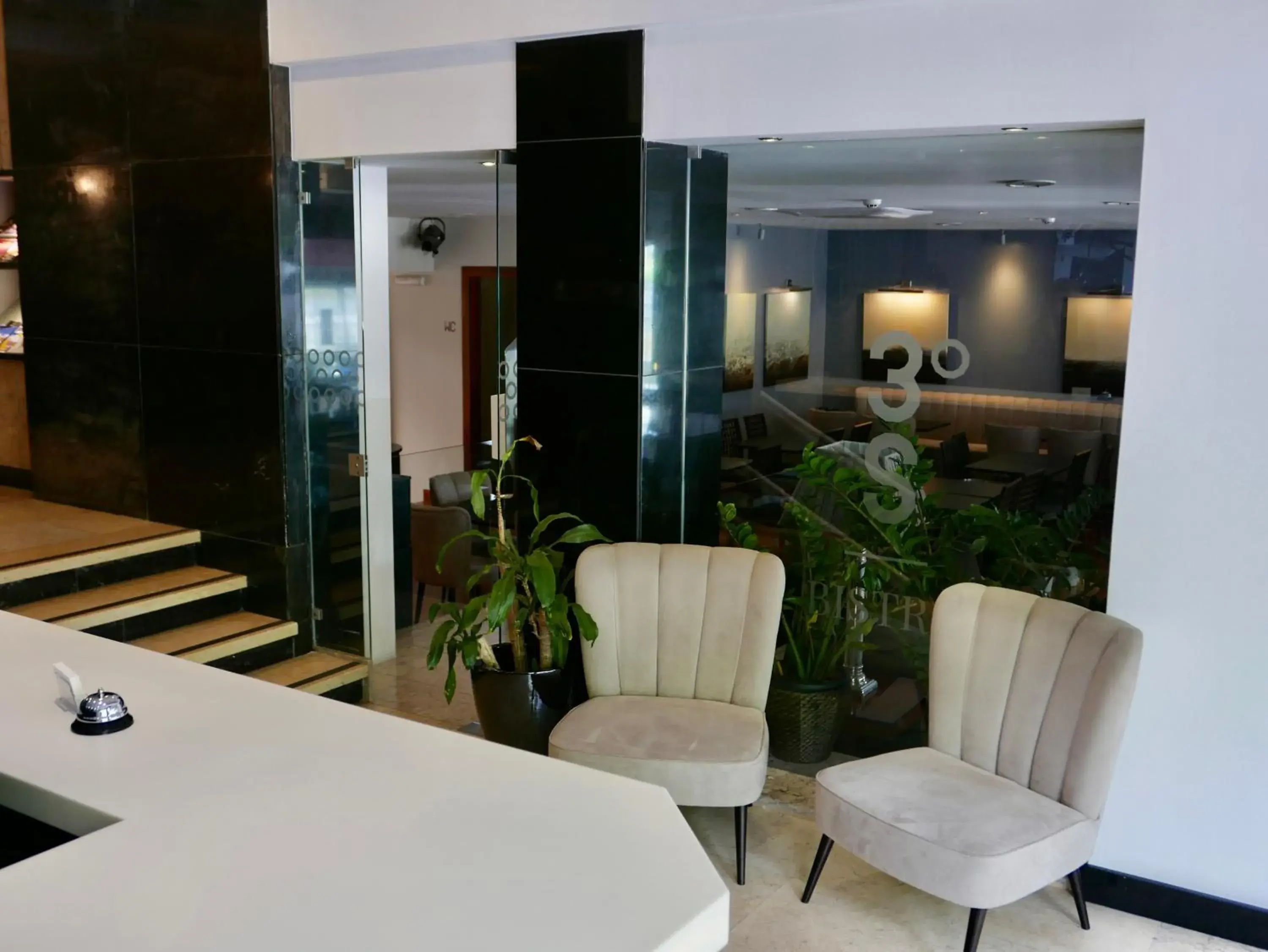 Lobby or reception in Lisboa Central Park Hotel Suites & Studios
