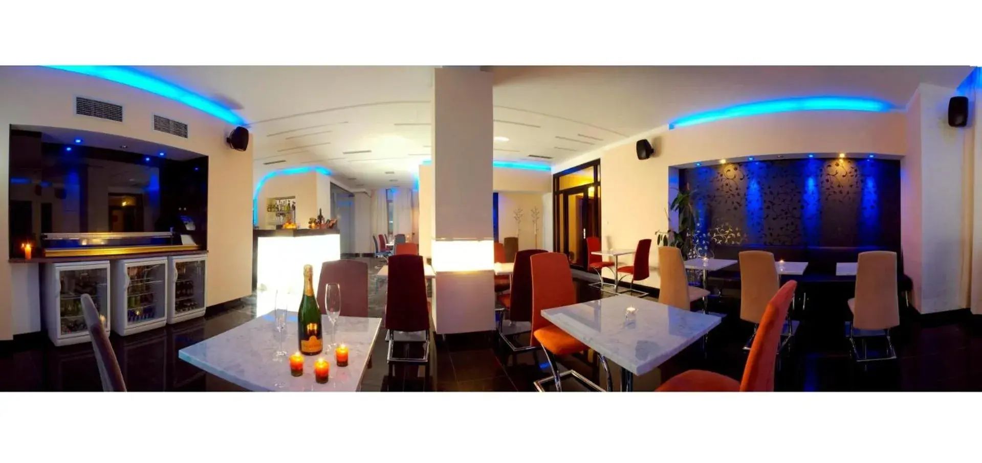 Restaurant/places to eat in Relax Inn Restaurant/places to eat in Relax Inn