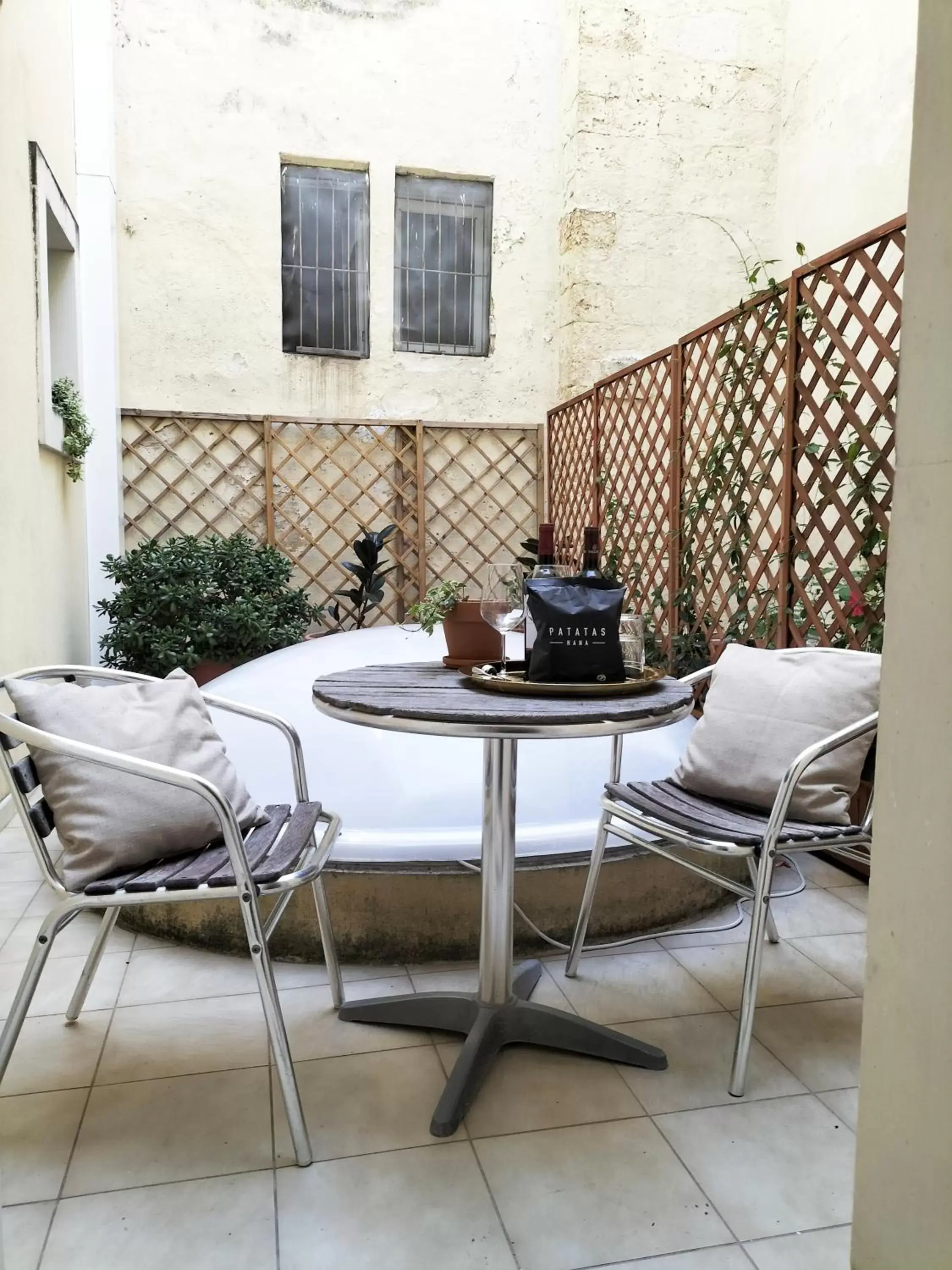 Inner courtyard view in Casa Mamma Elvira