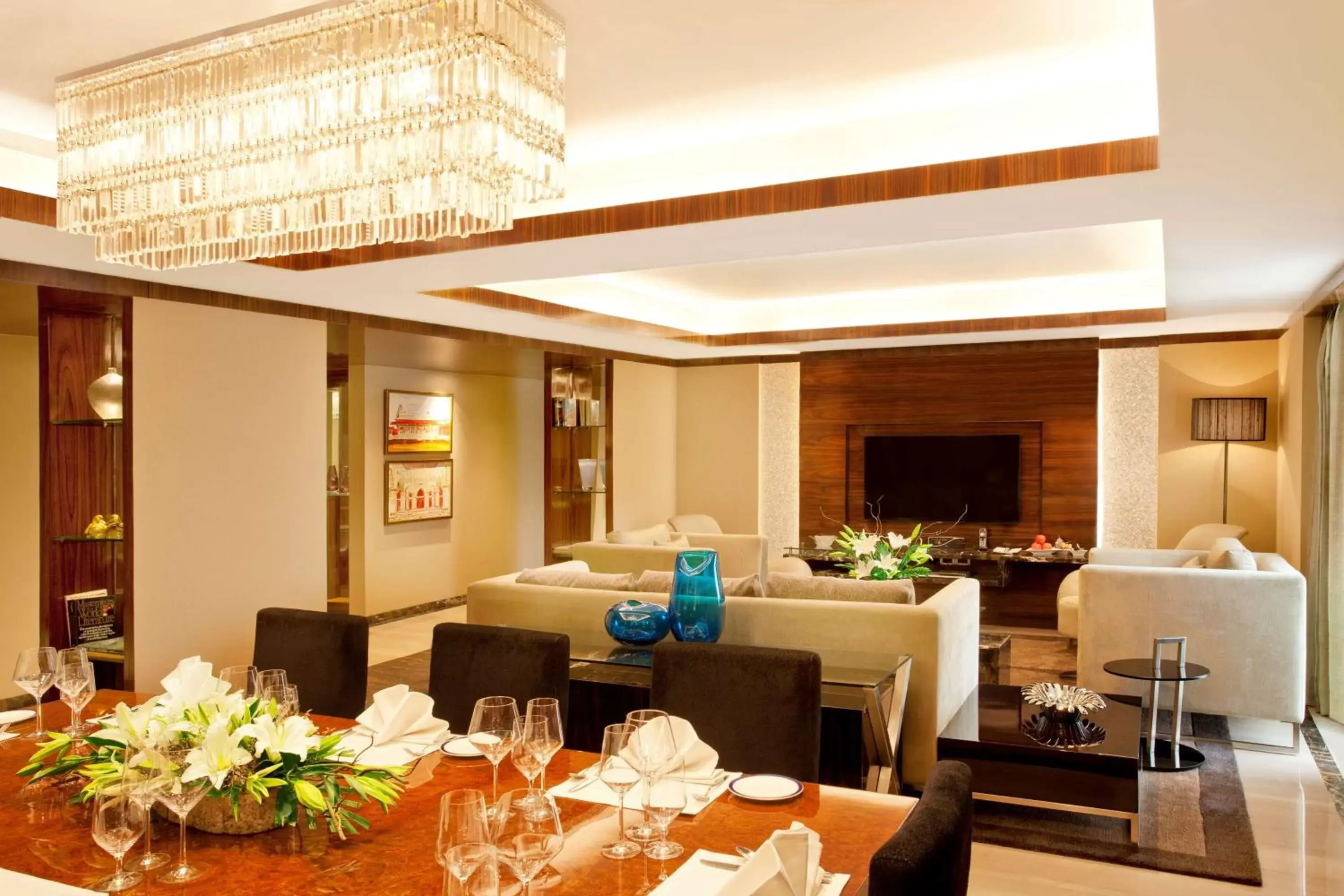 Photo of the whole room, Restaurant/Places to Eat in Radisson Blu Plaza Delhi Airport