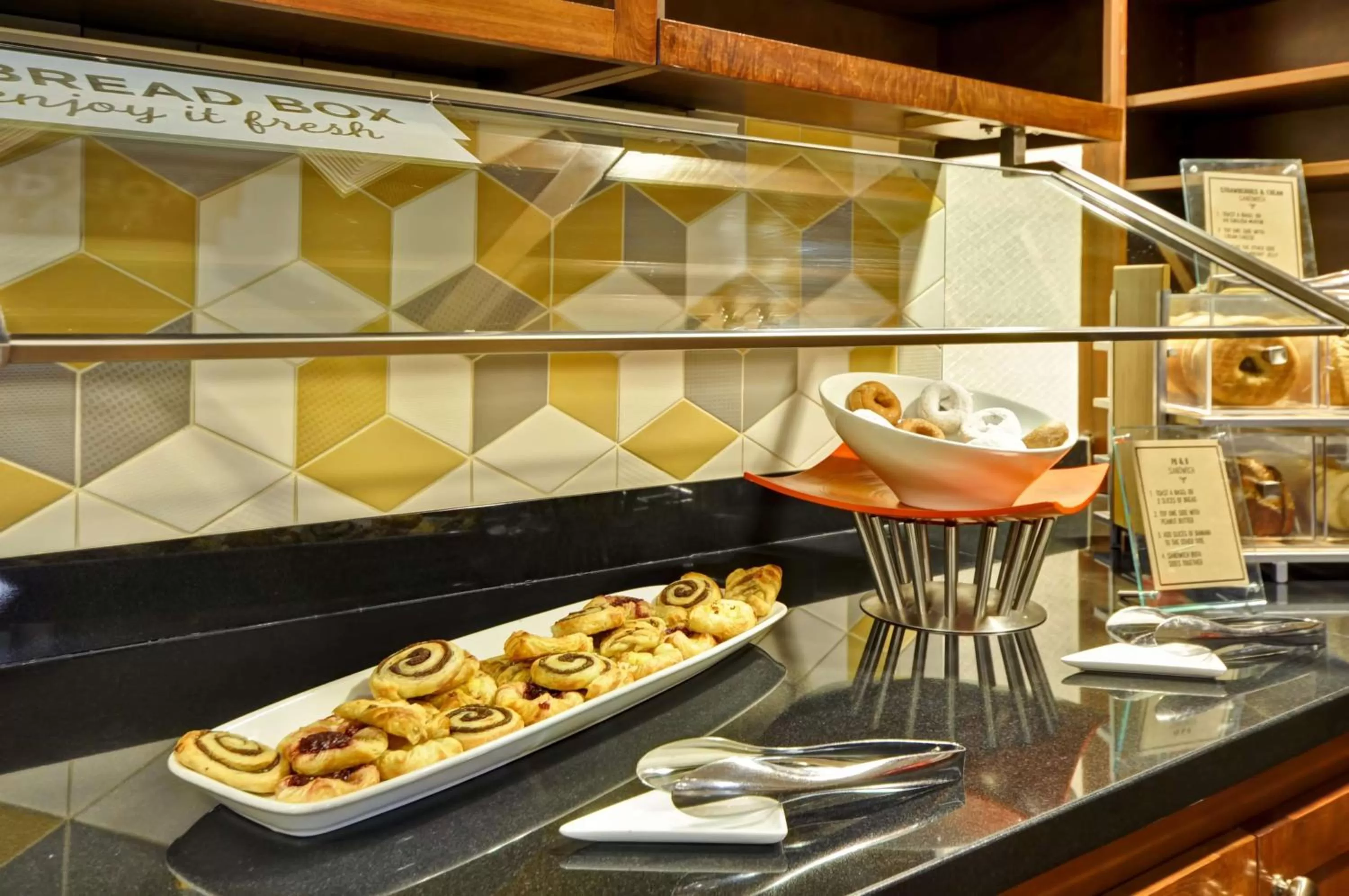 American breakfast in Hyatt Place Albuquerque Uptown