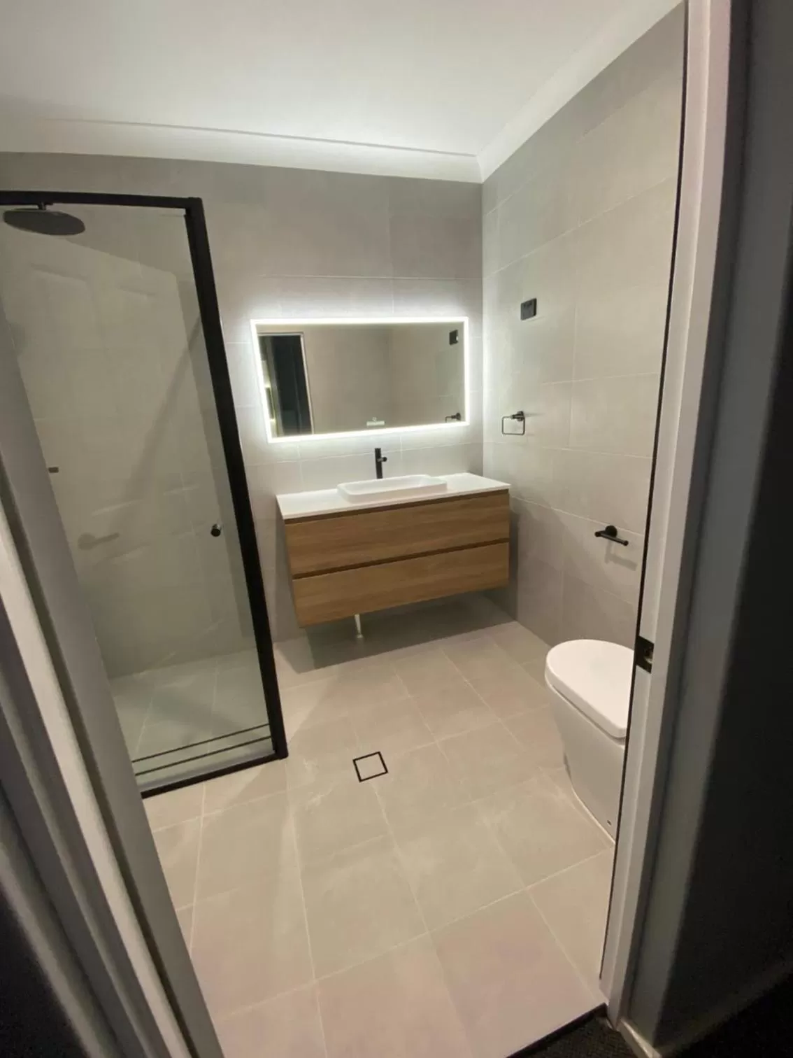 Bathroom in Old Maitland Inn - Rutherford