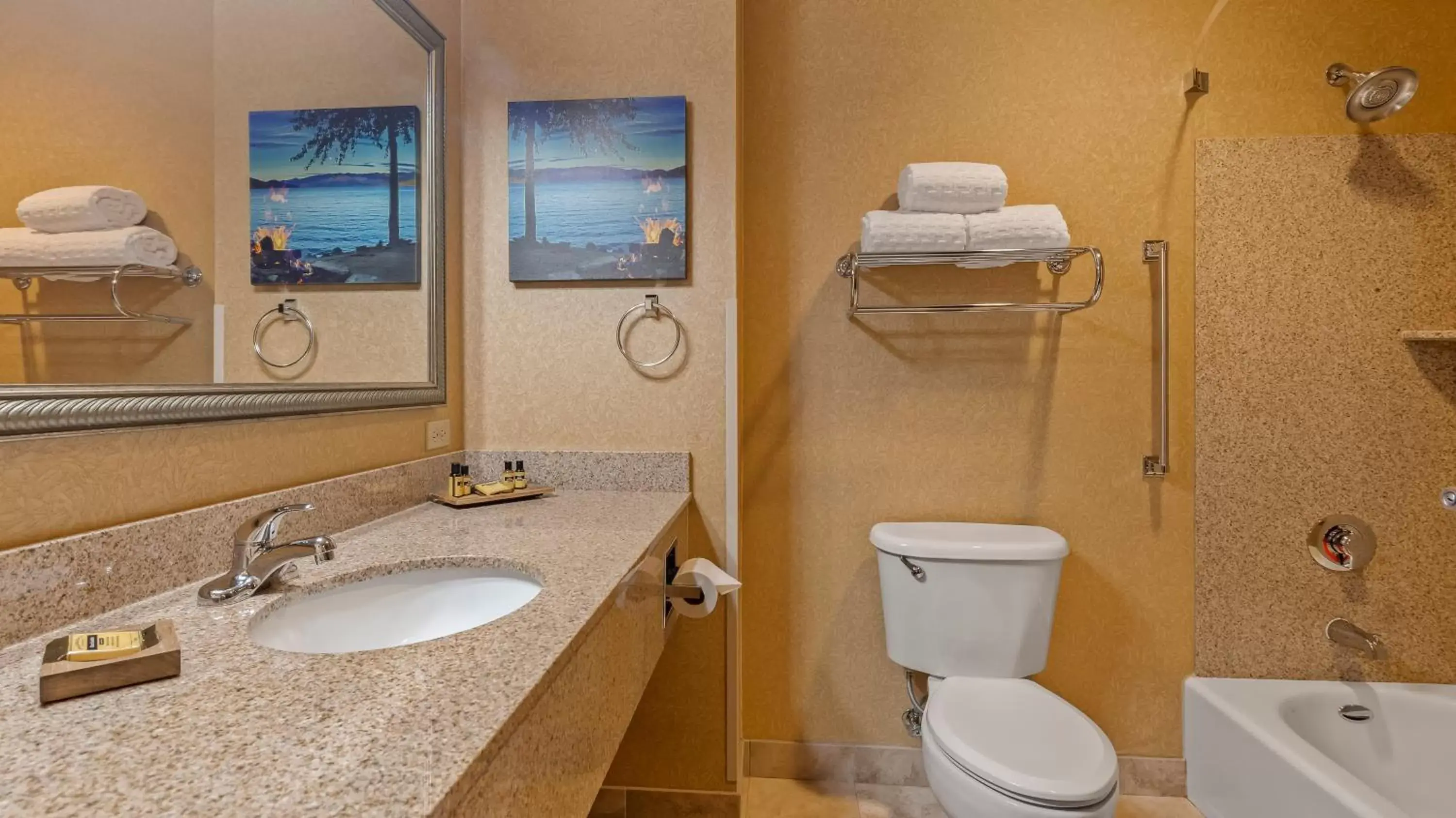 Bathroom in Best Western Plus Ponderay Mountain Lodge Sandpoint