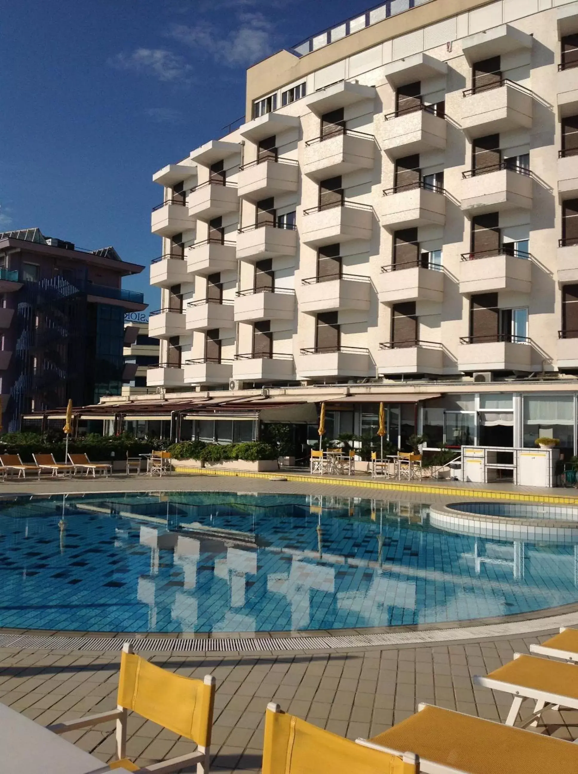 Facade/entrance, Swimming Pool in Hotel David