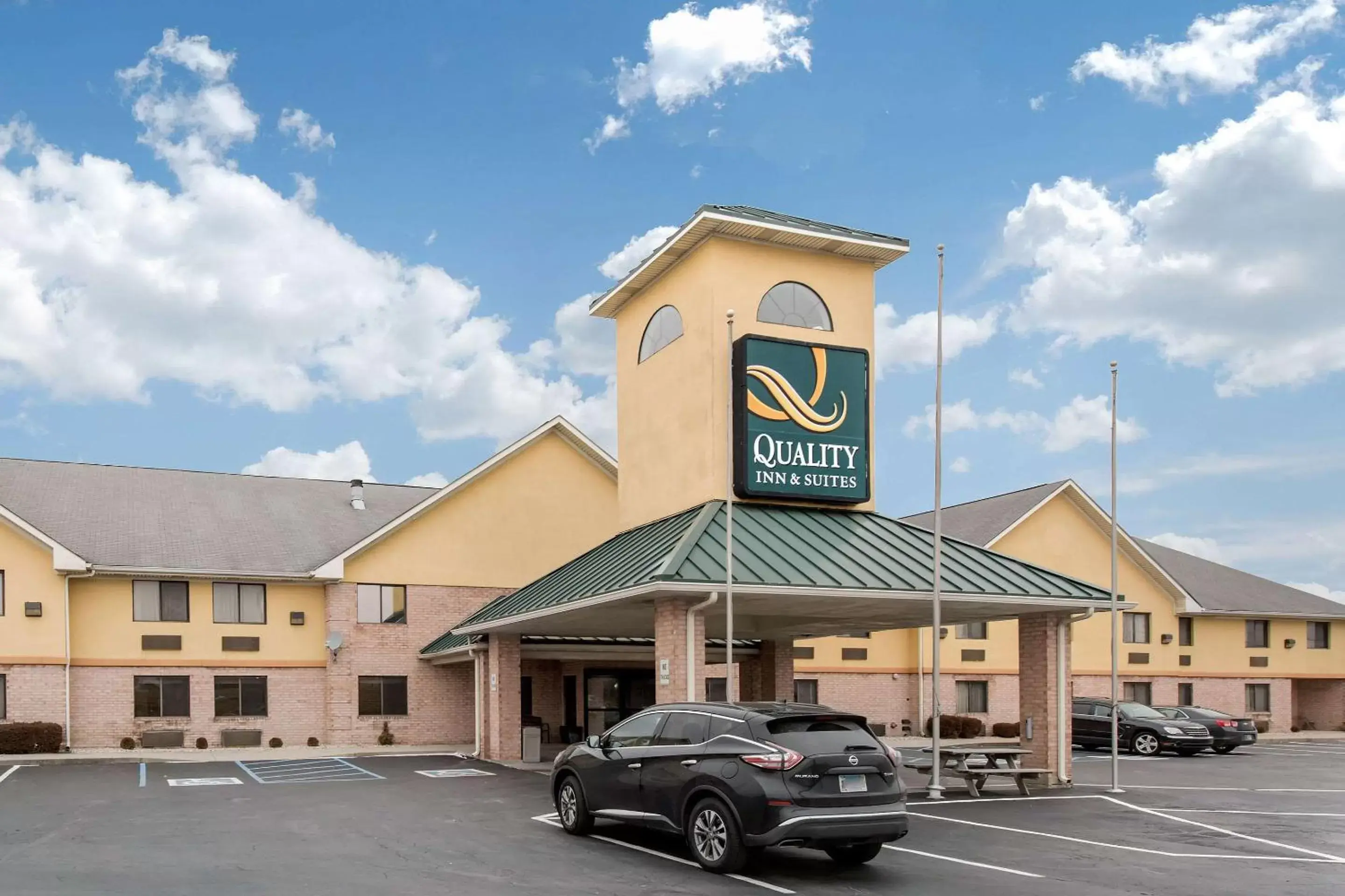 Property Building in Quality Inn & Suites Lebanon I-65