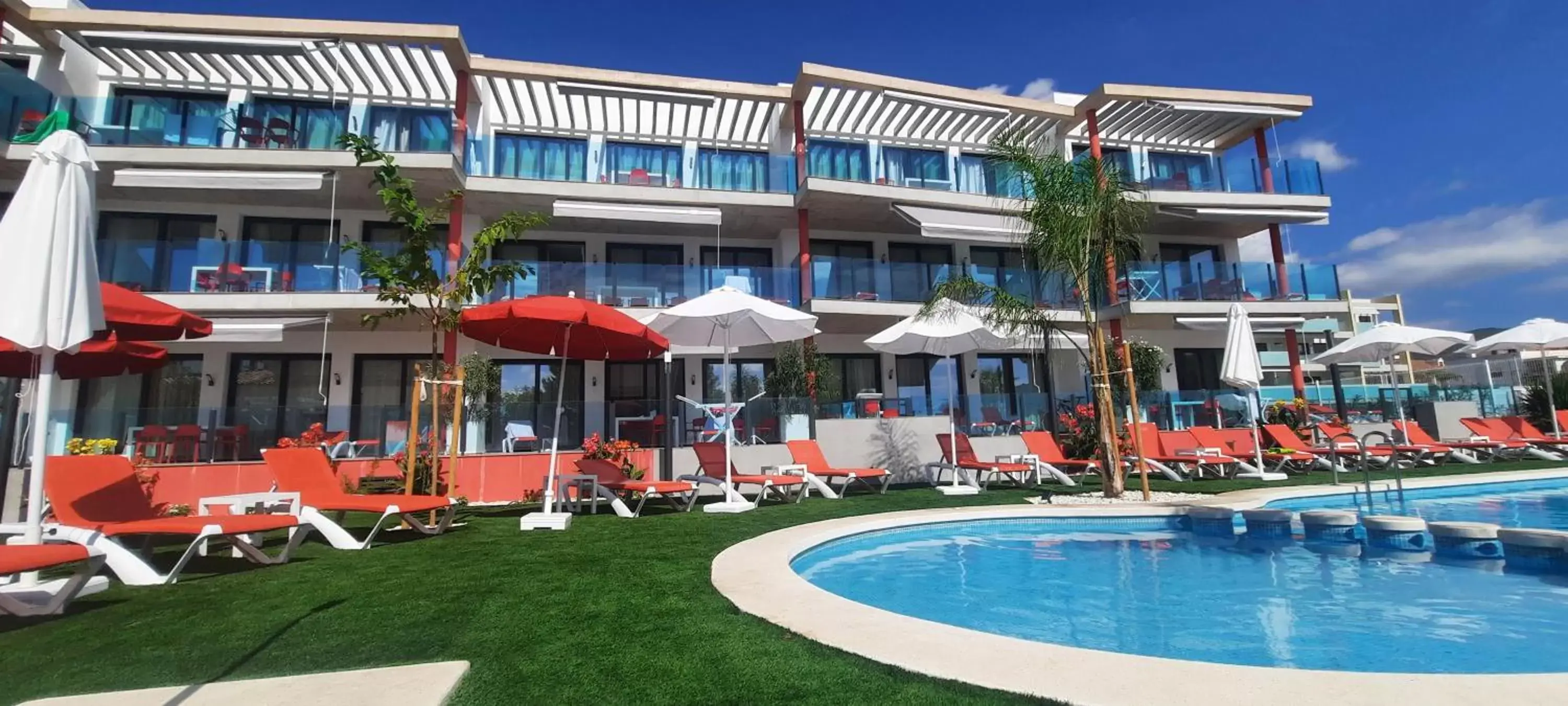 Swimming Pool in AZAHAR BEACH Apartments & Spa