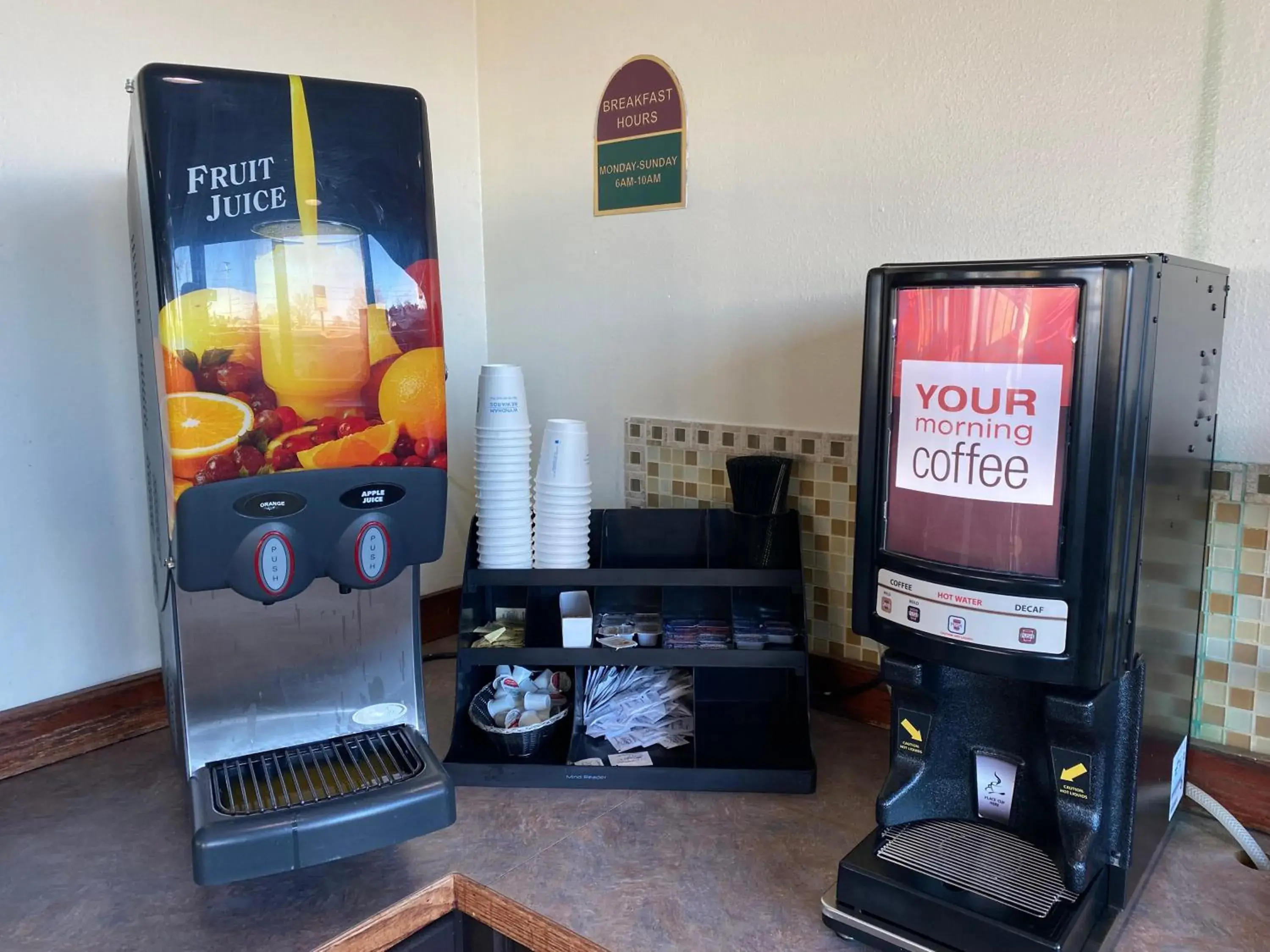 Breakfast in Baymont by Wyndham Bay City Breakfast in Baymont by Wyndham Bay City