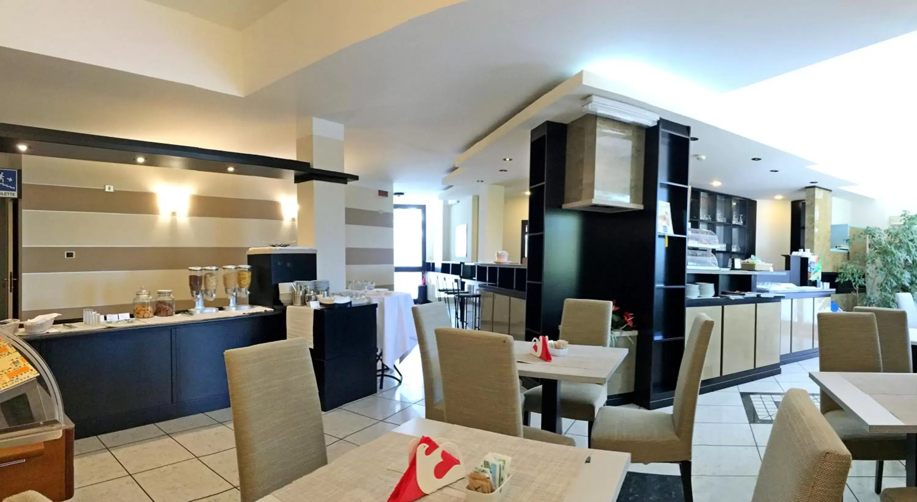 Restaurant/places to eat in Airport Hotel Malpensa Restaurant/places to eat in Airport Hotel Malpensa