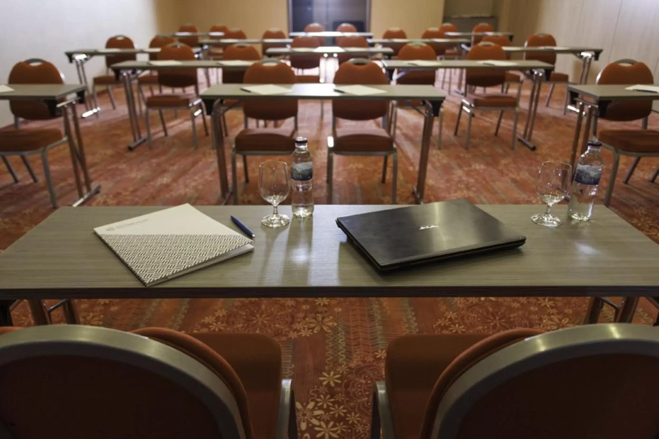 Banquet/Function facilities, Business Area/Conference Room in ETO Park Hotel Business & Stadium