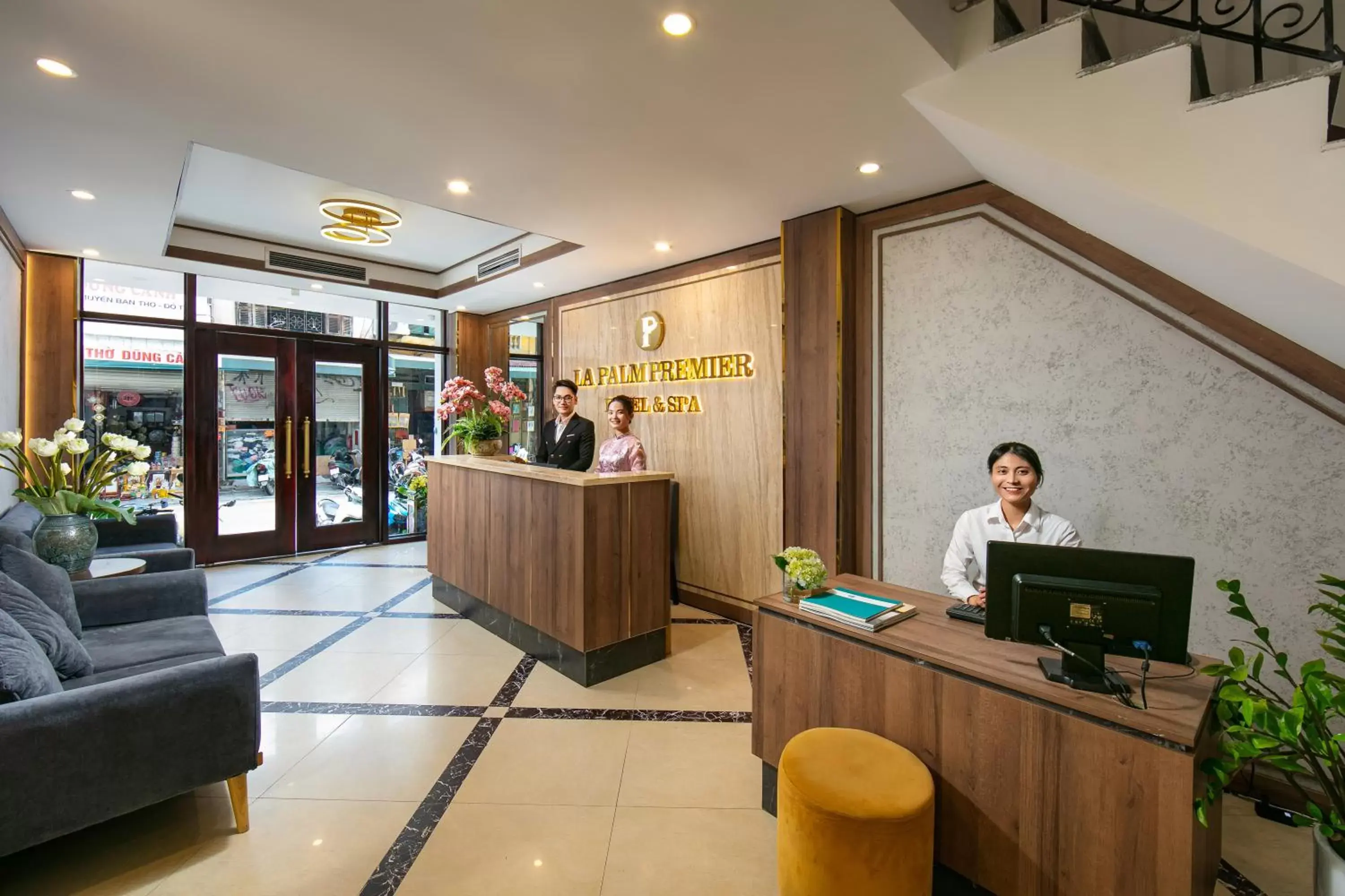 Staff, Lobby/Reception in Hanoi La Palm Premier Hotel & Spa