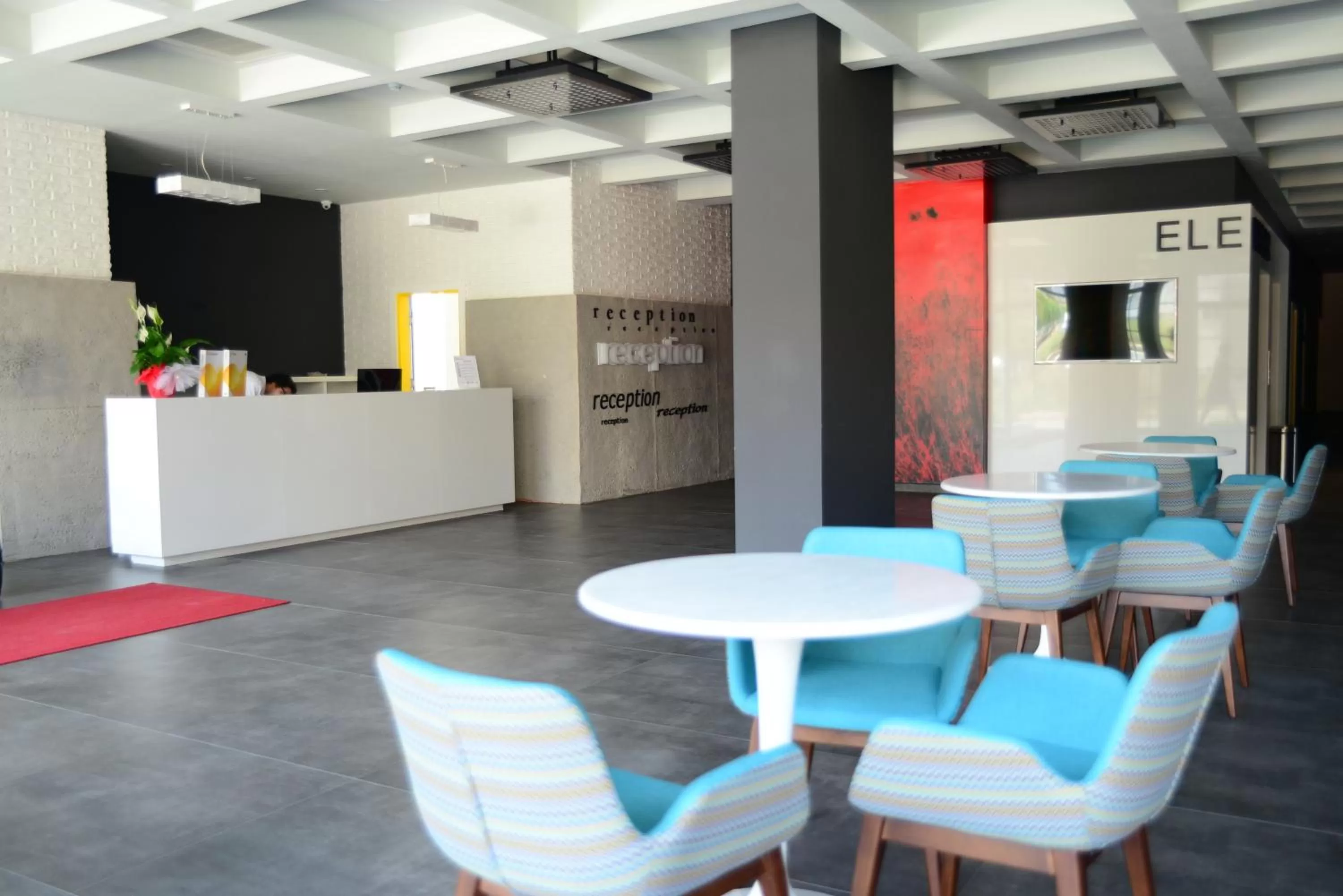 Lobby or reception in Green Garden Suites Hotel