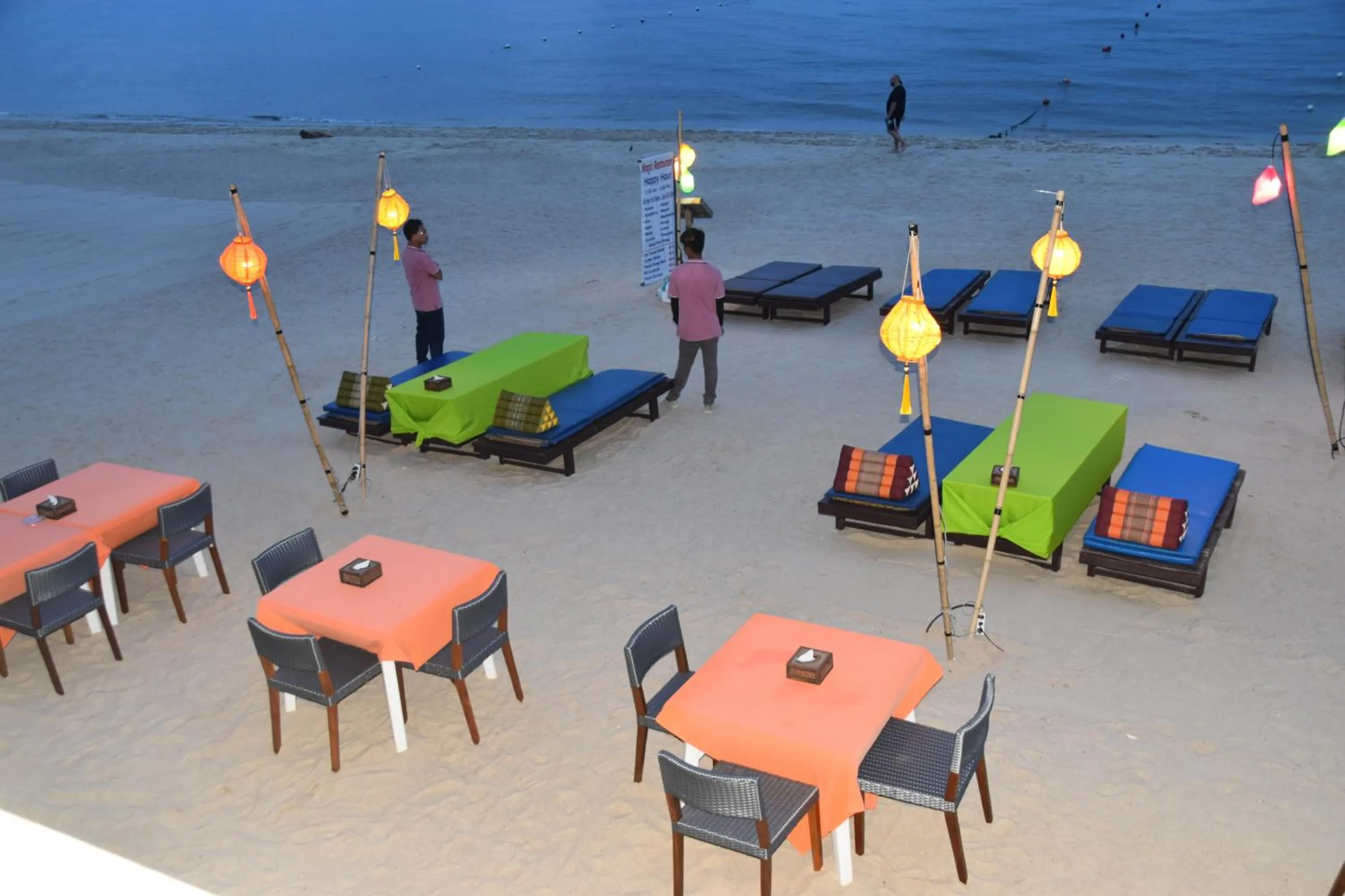 Restaurant/places to eat in Magic Resort