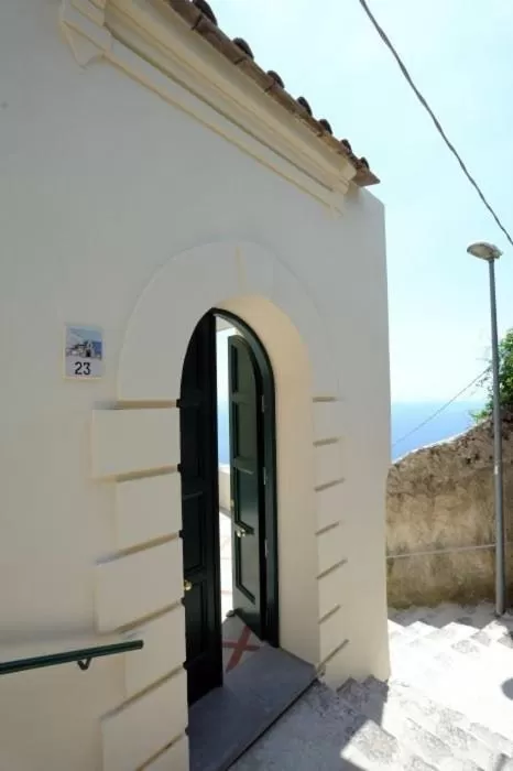 Facade/entrance in Auditorium Rooms
