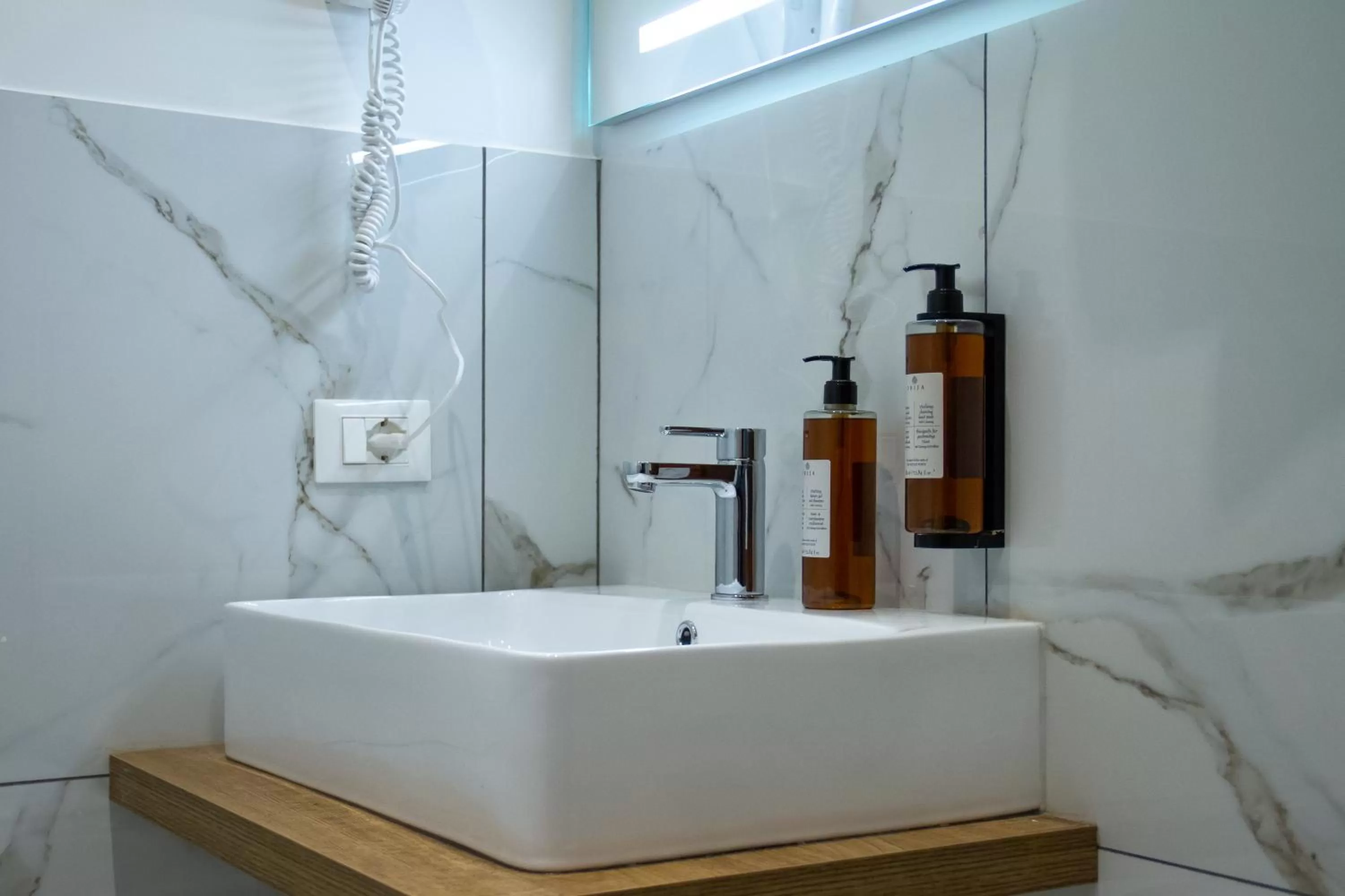 Shower in Michelangelo Vatican Rooms