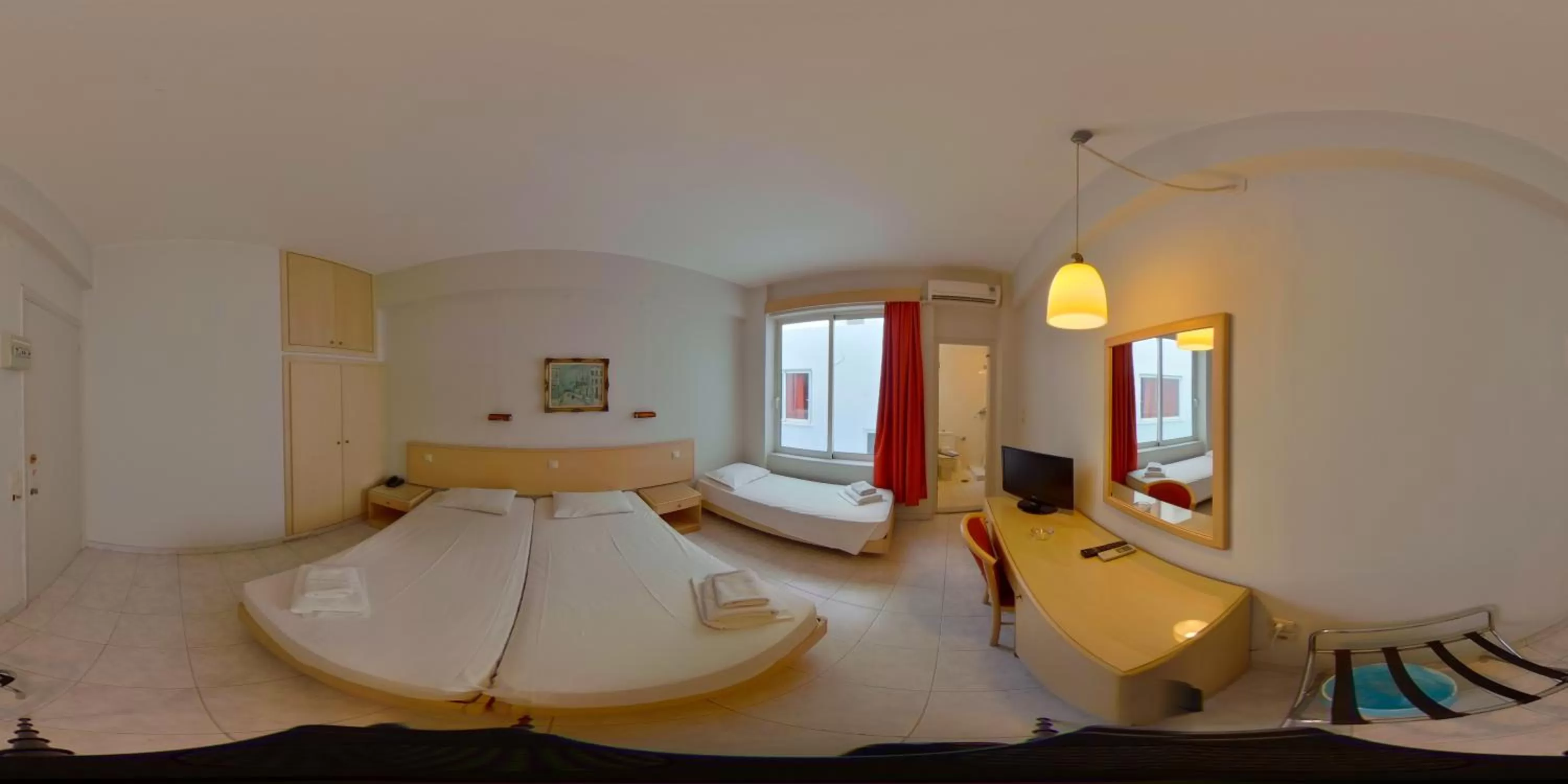 Photo of the whole room, Bed in Savoy City Hotel