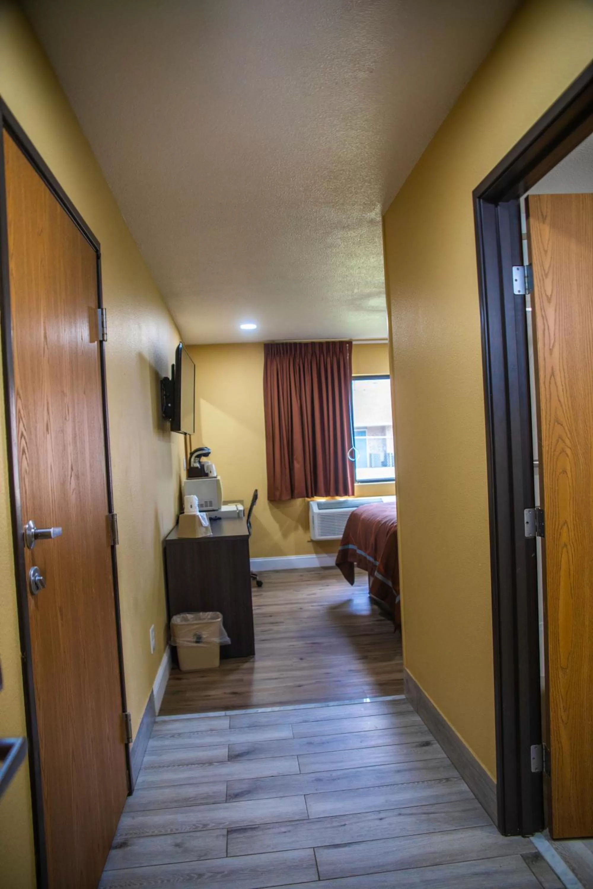 Bed in Super 8 by Wyndham Mountain Home