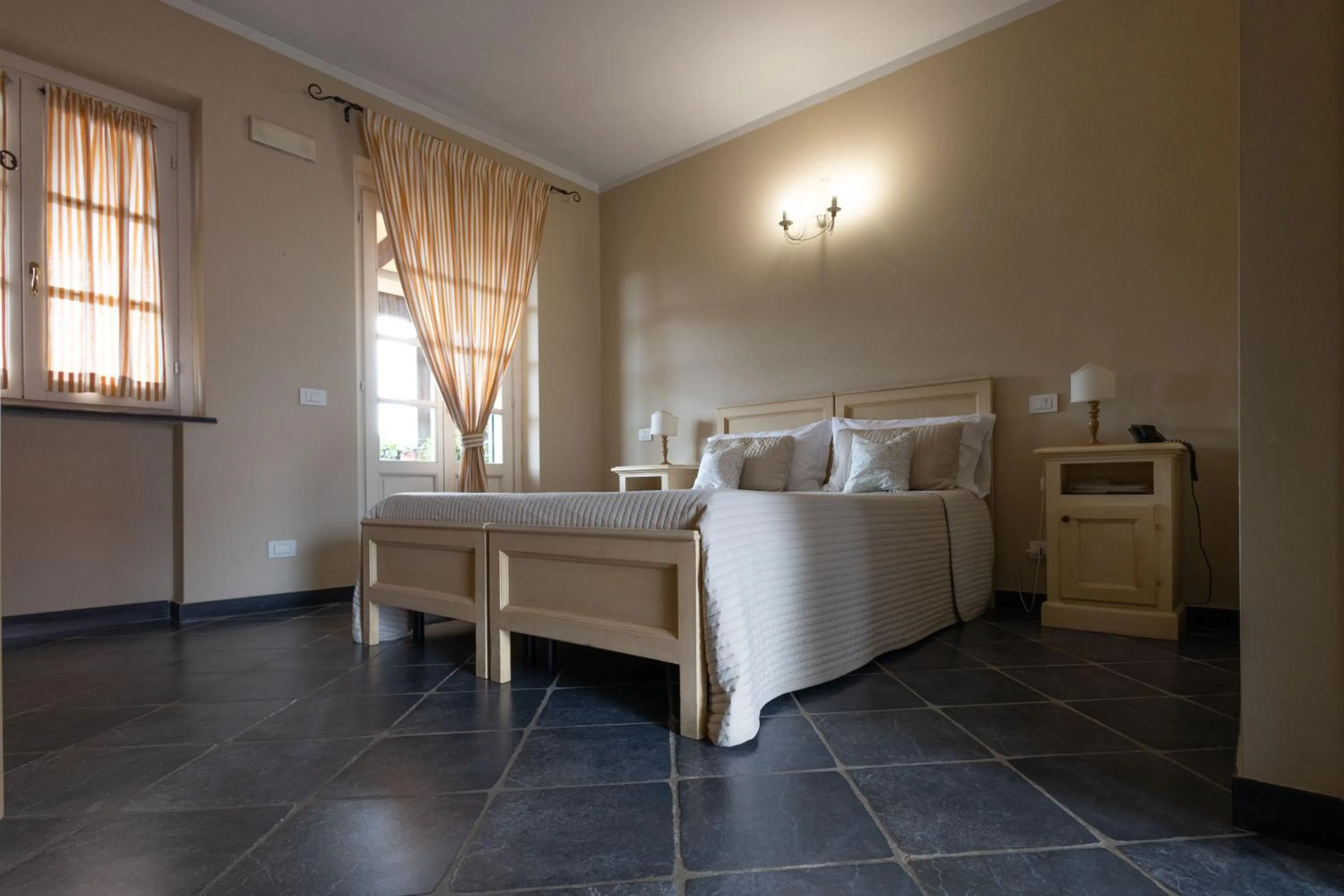 Bed in Albergo la Luna