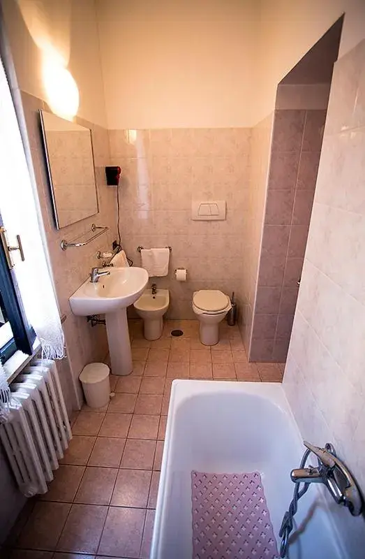 Toilet, Bathroom in Hotel Ristorante Umbria