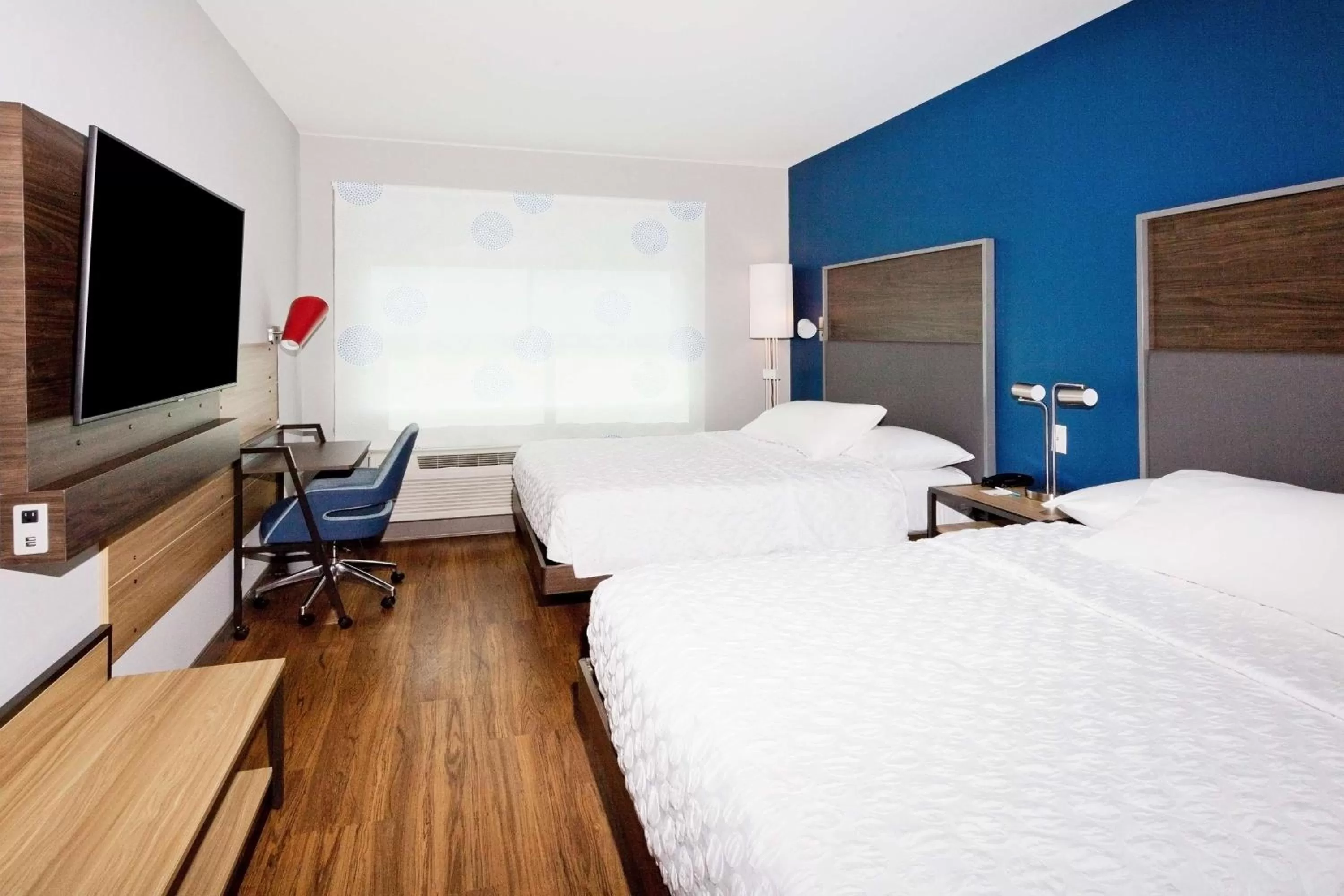 Bed in Tru By Hilton Prattville