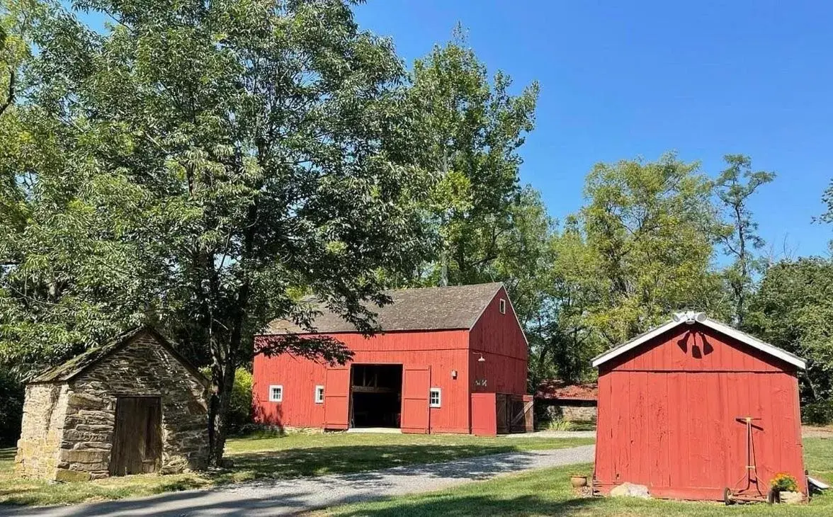 Property Building in Inn at Glencairn