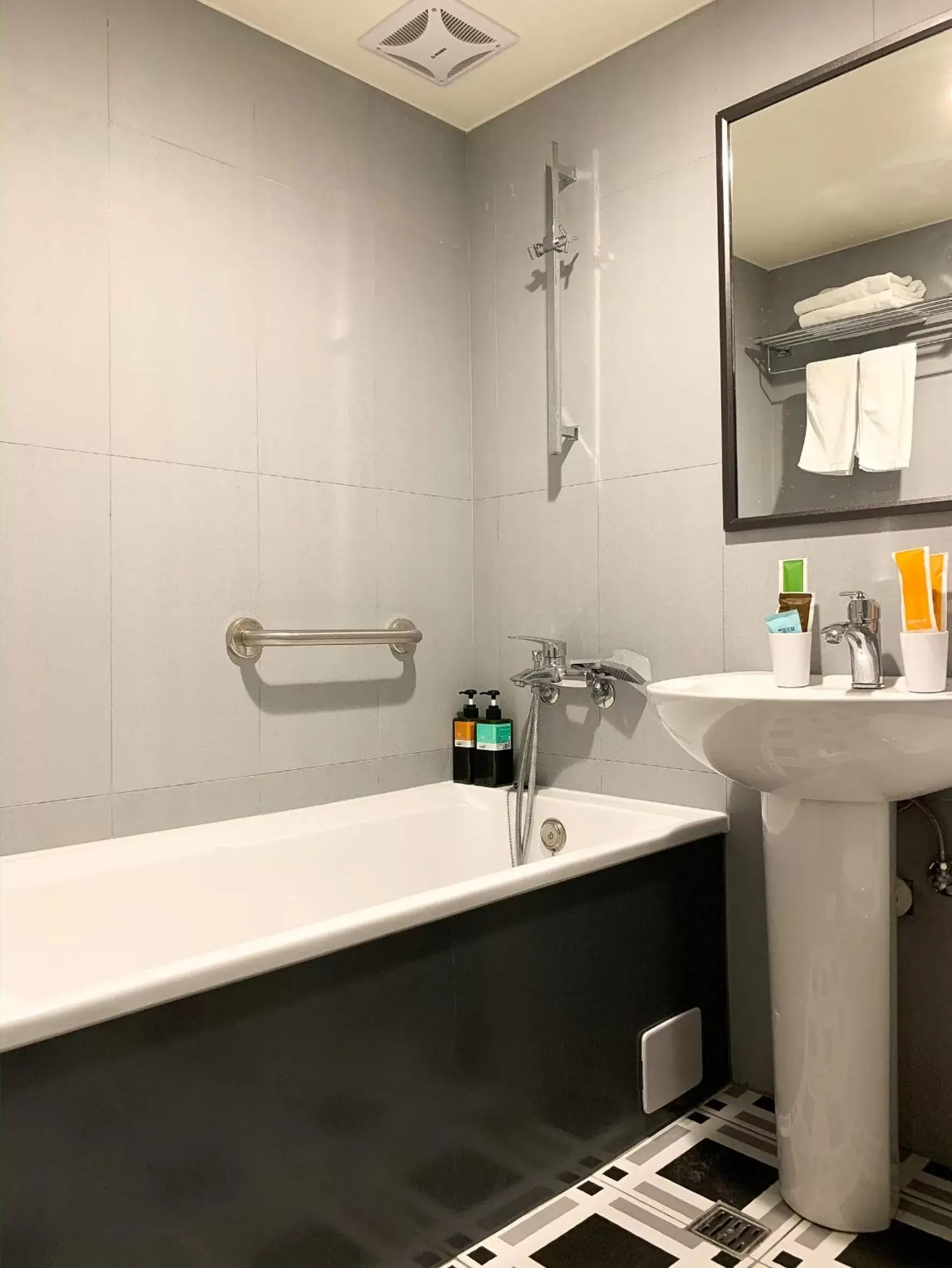 Bathroom in Raise Hotel Taichung