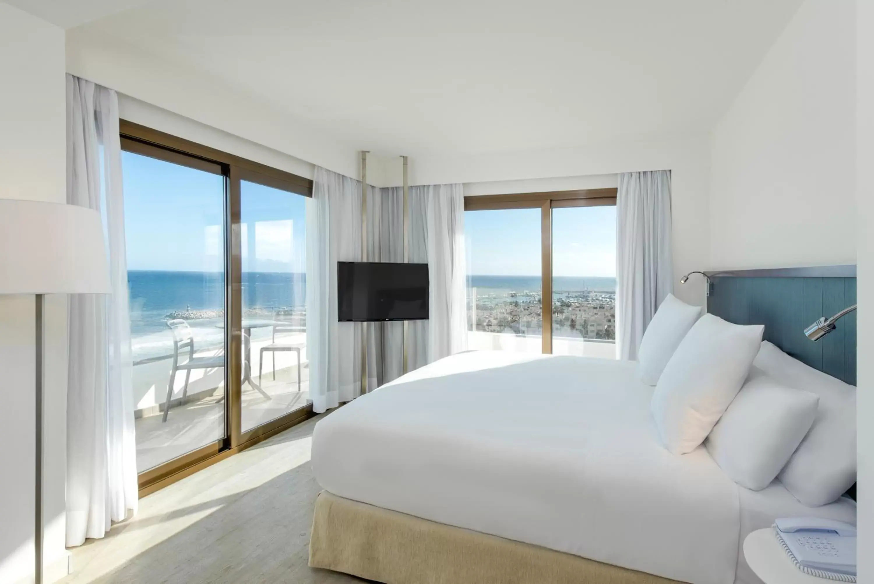 Bed, Sea View in Hotel Ocean House Costa del Sol, Affiliated by Meliá